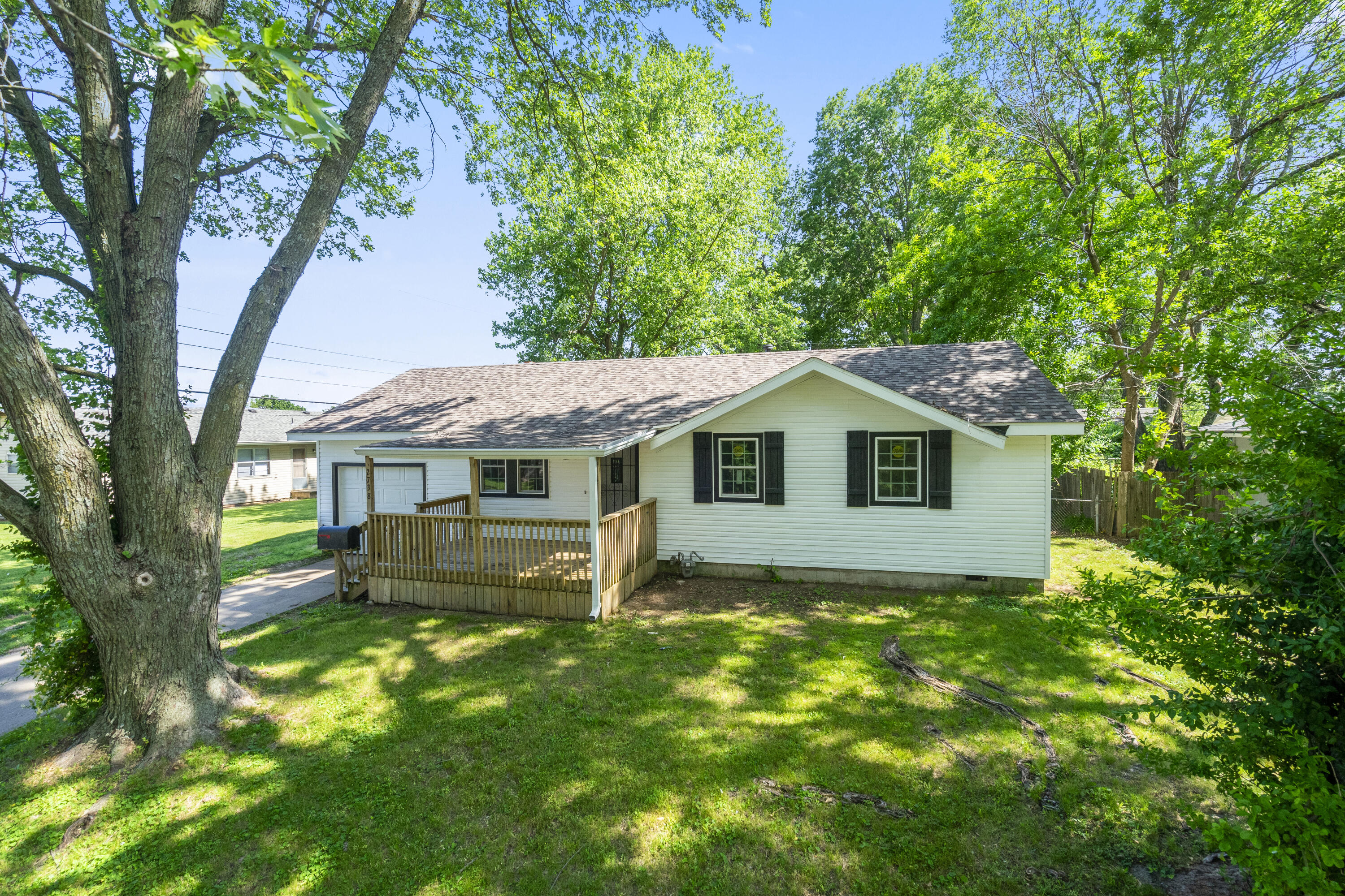 2738 West Whiteside Street Property Photo 1