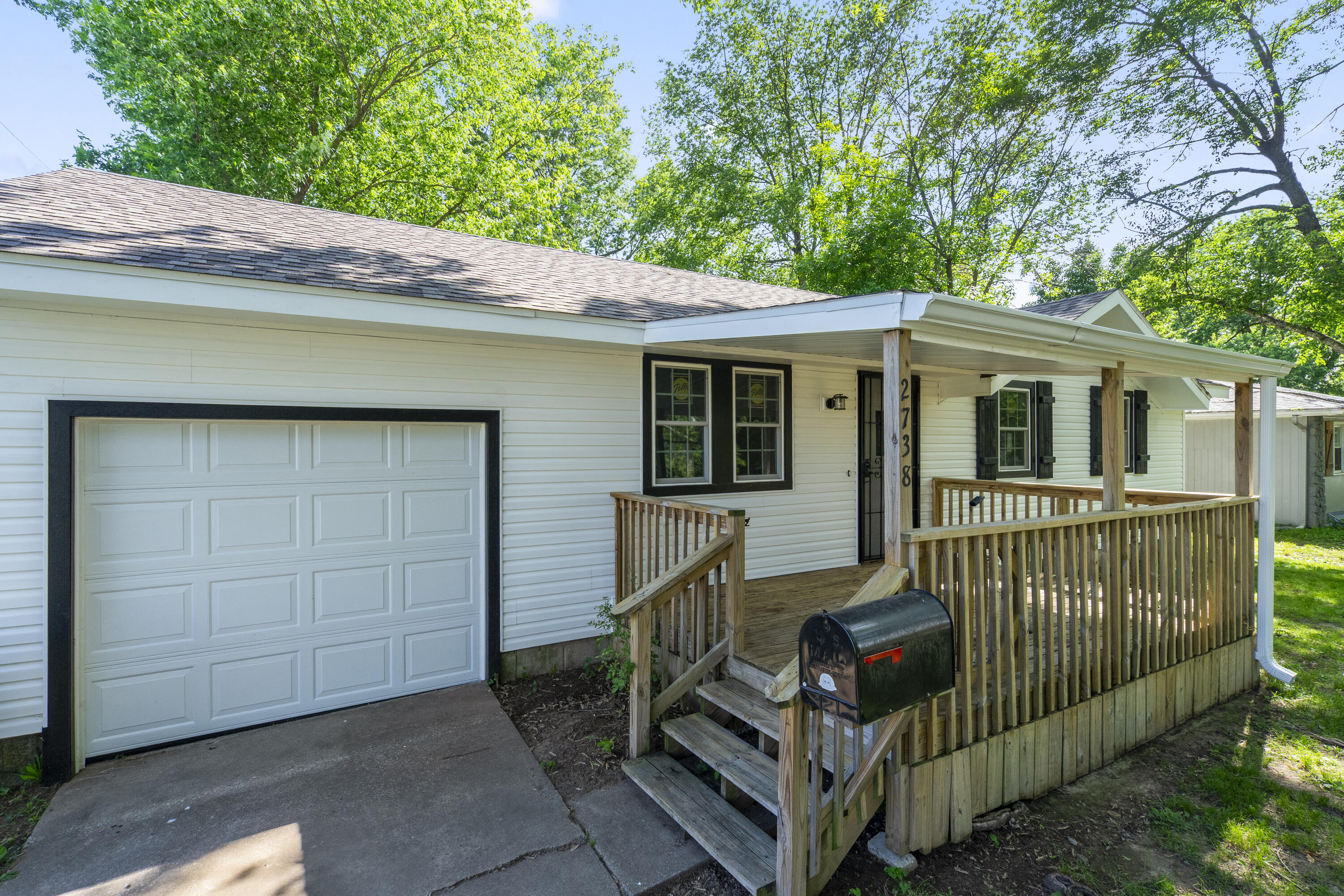 2738 West Whiteside Street Property Photo 2