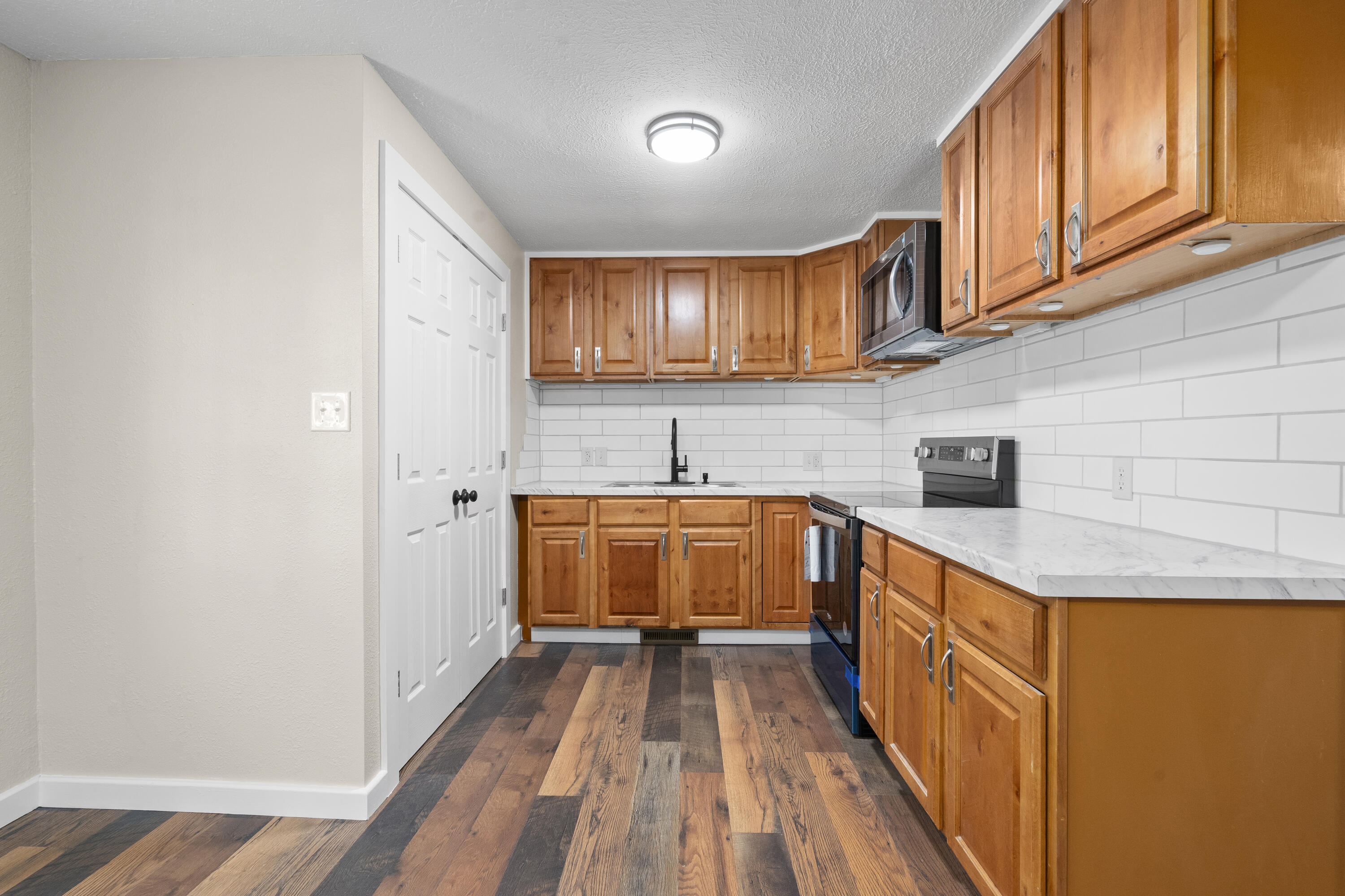 2738 West Whiteside Street Property Photo 8