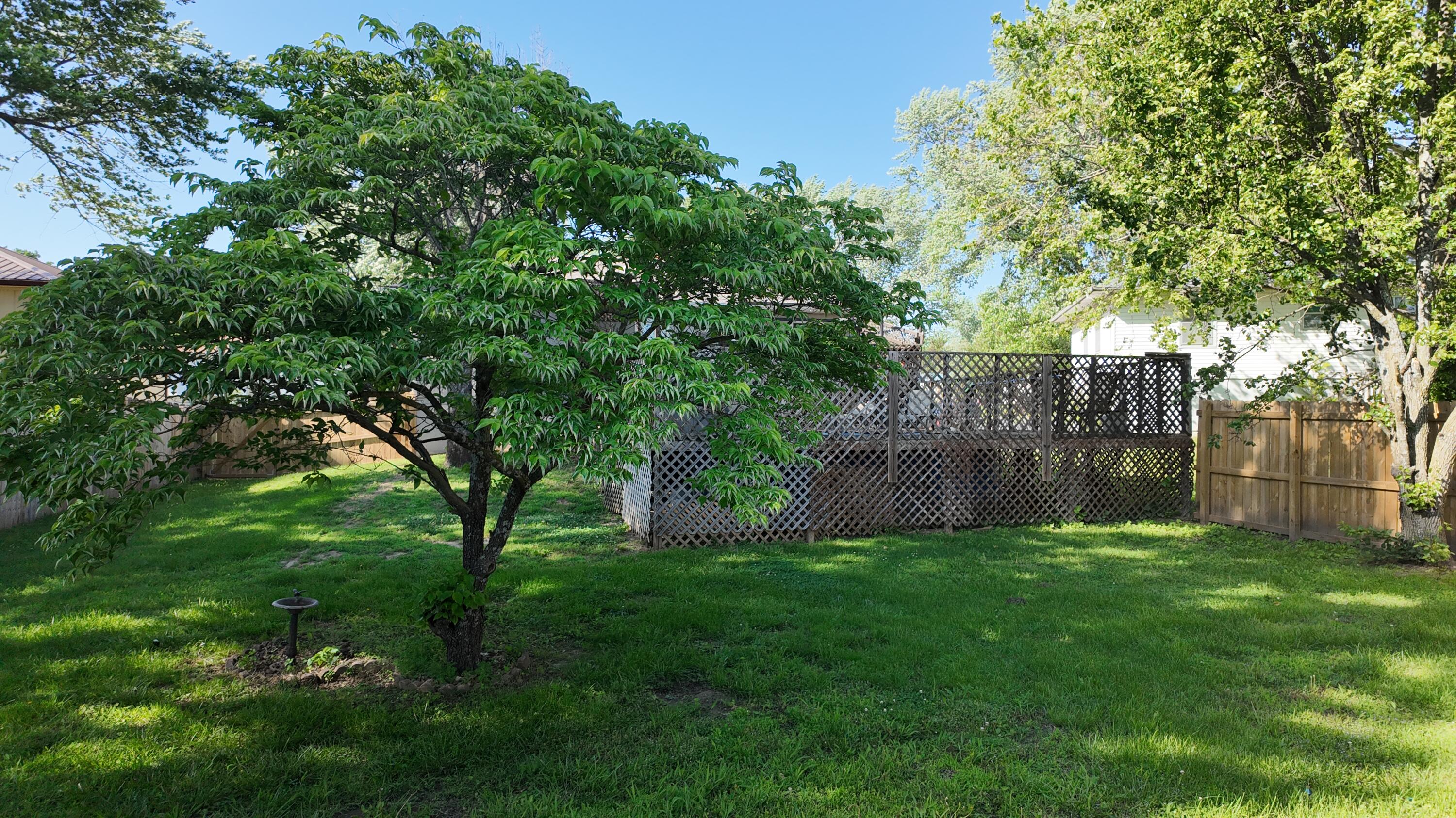 606 W Clover Drive Property Photo 11