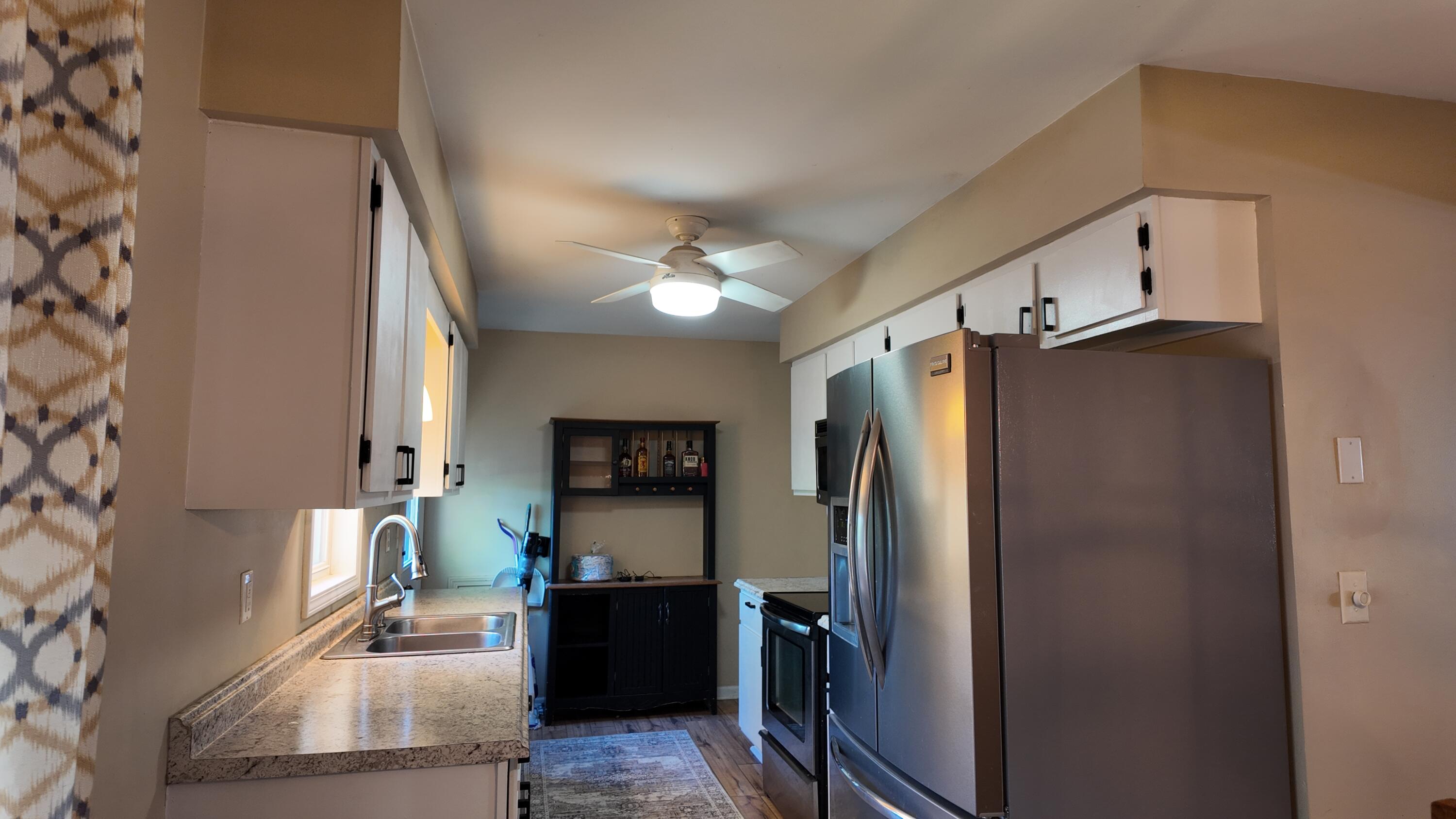 606 W Clover Drive Property Photo 17
