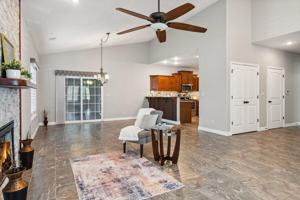 208 Rue De Villas Circle Property Photo 2