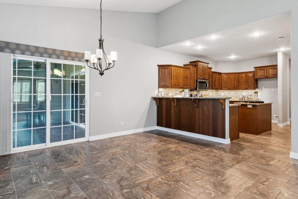 208 Rue De Villas Circle Property Photo 8