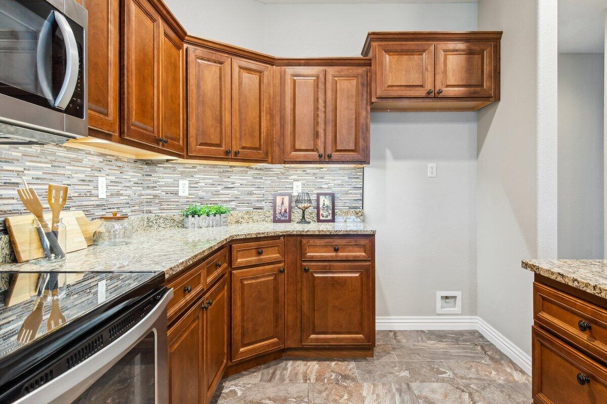 208 Rue De Villas Circle Property Photo 16