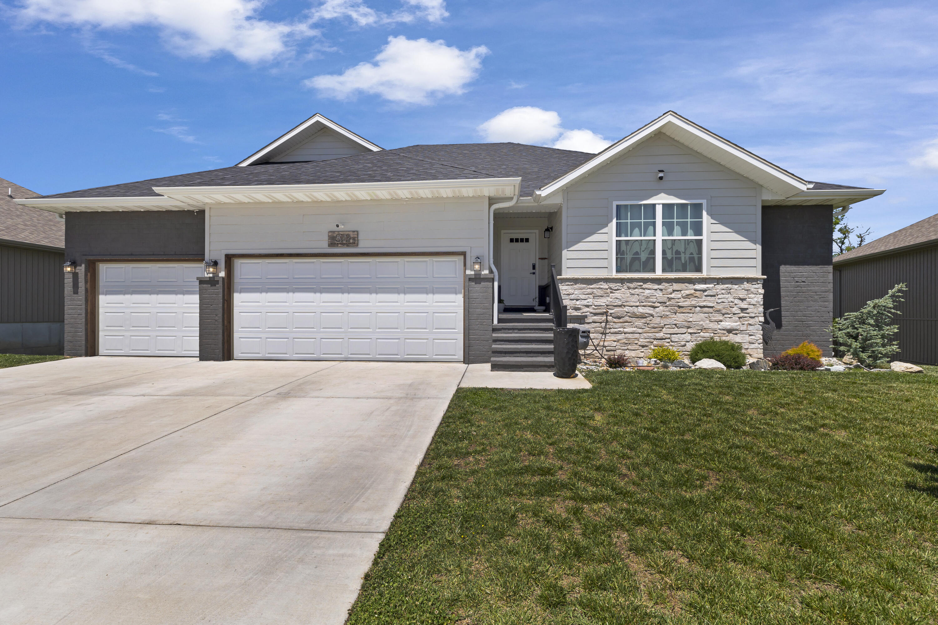872 West Elmwood Circle