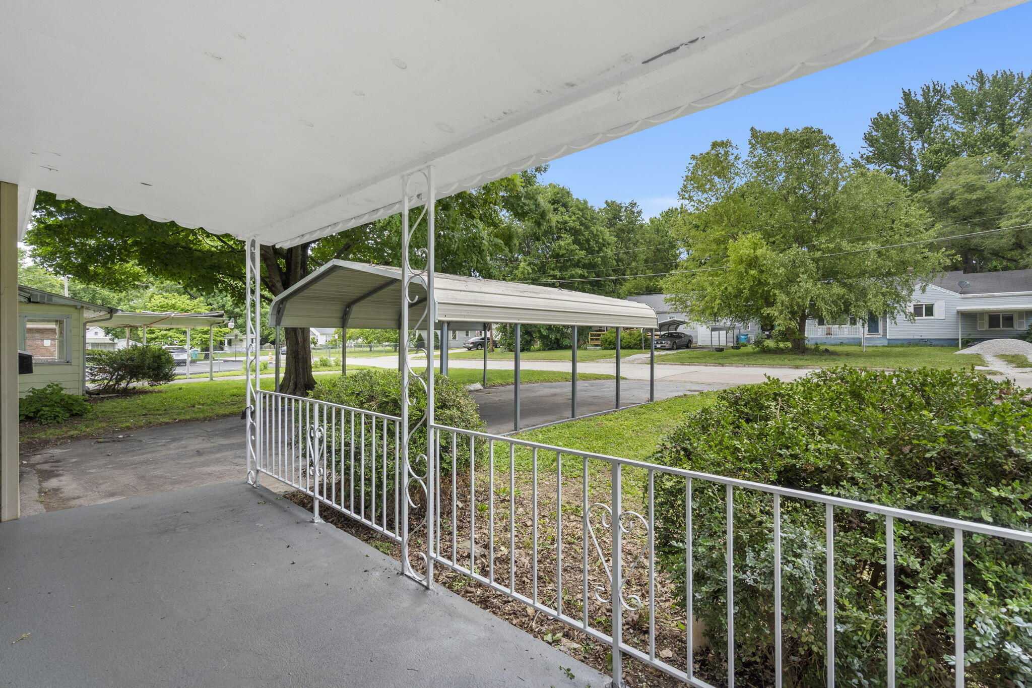 518 West Catalpa Street Property Photo 4