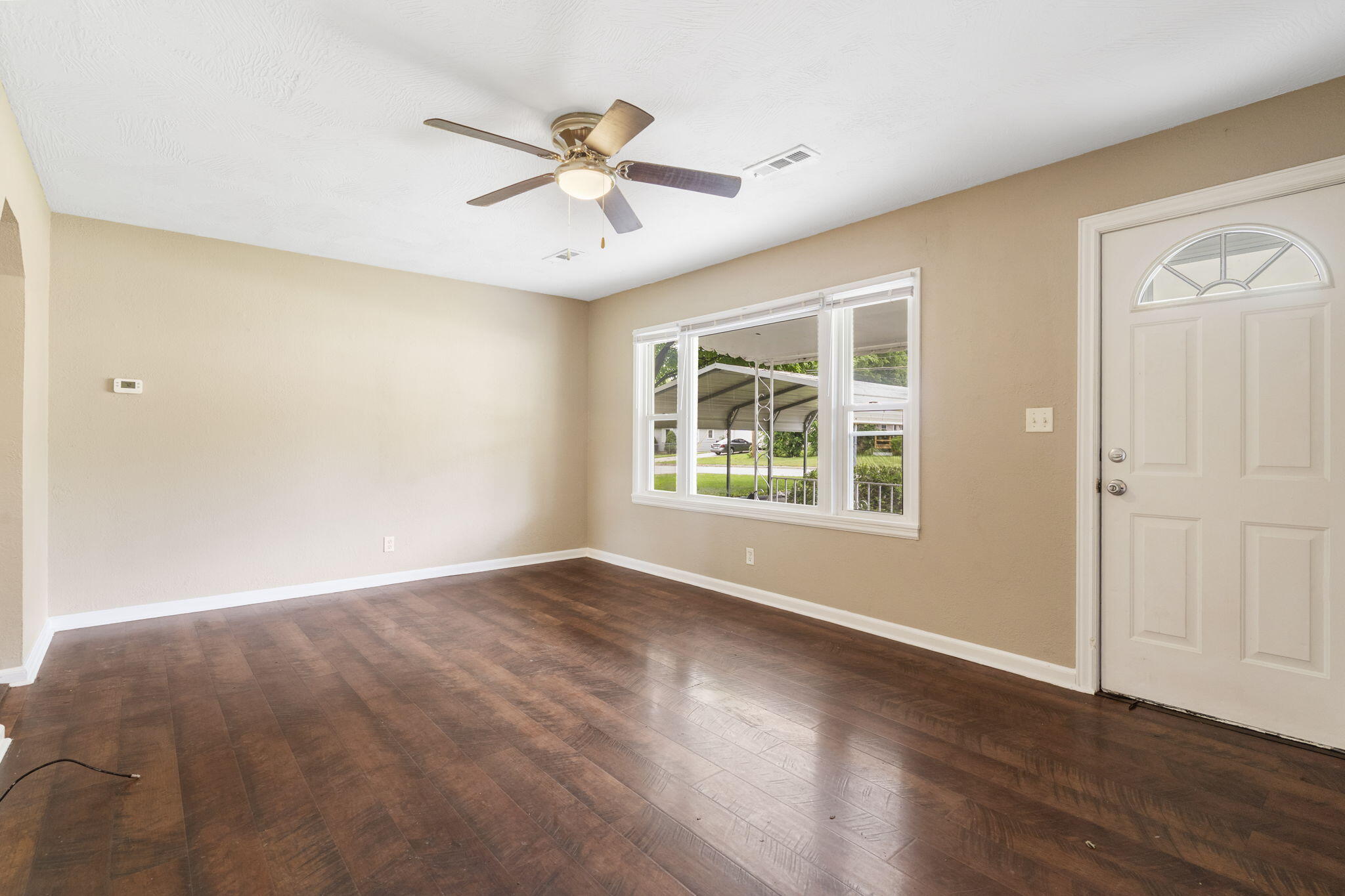 518 West Catalpa Street Property Photo 7