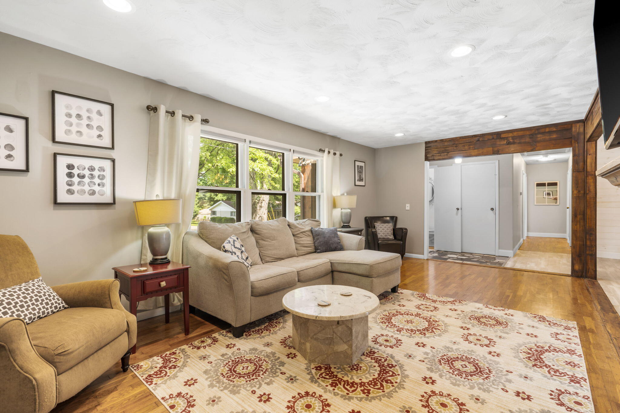 3430 South Elmview Avenue Property Photo 5