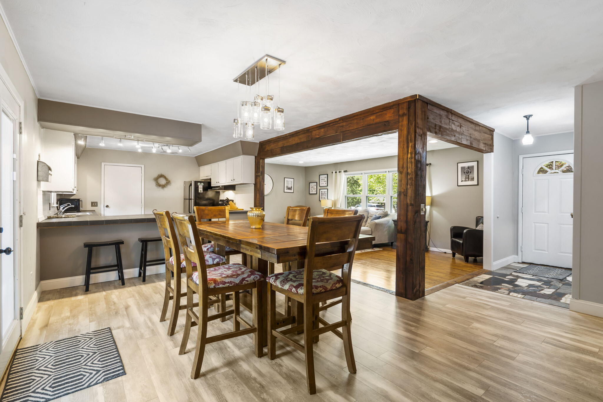 3430 South Elmview Avenue Property Photo 7