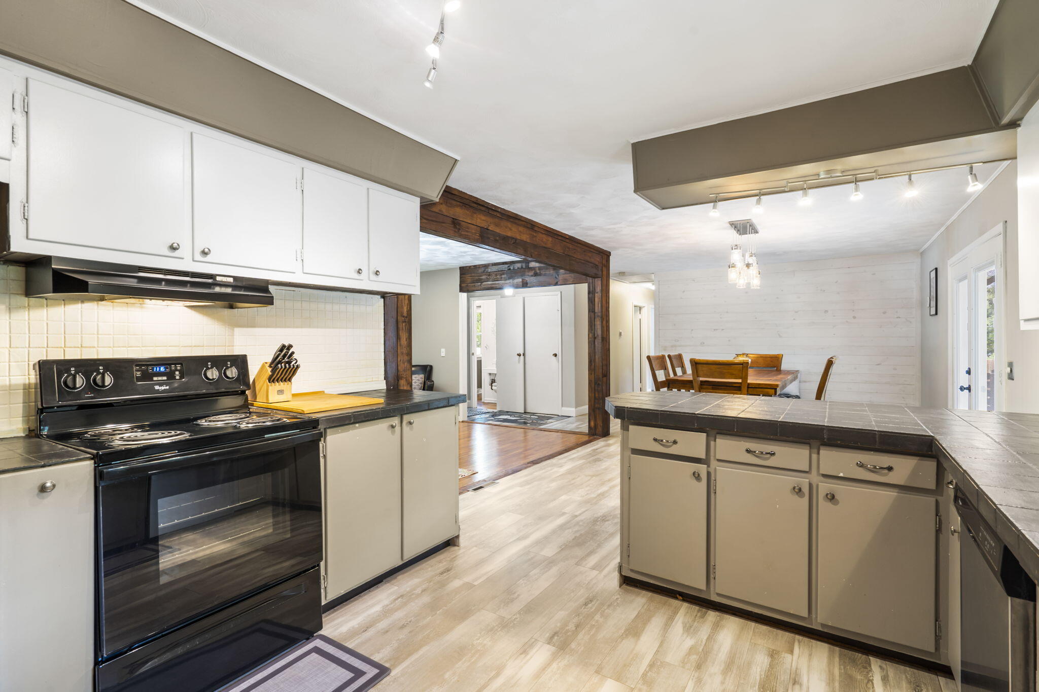3430 South Elmview Avenue Property Photo 10