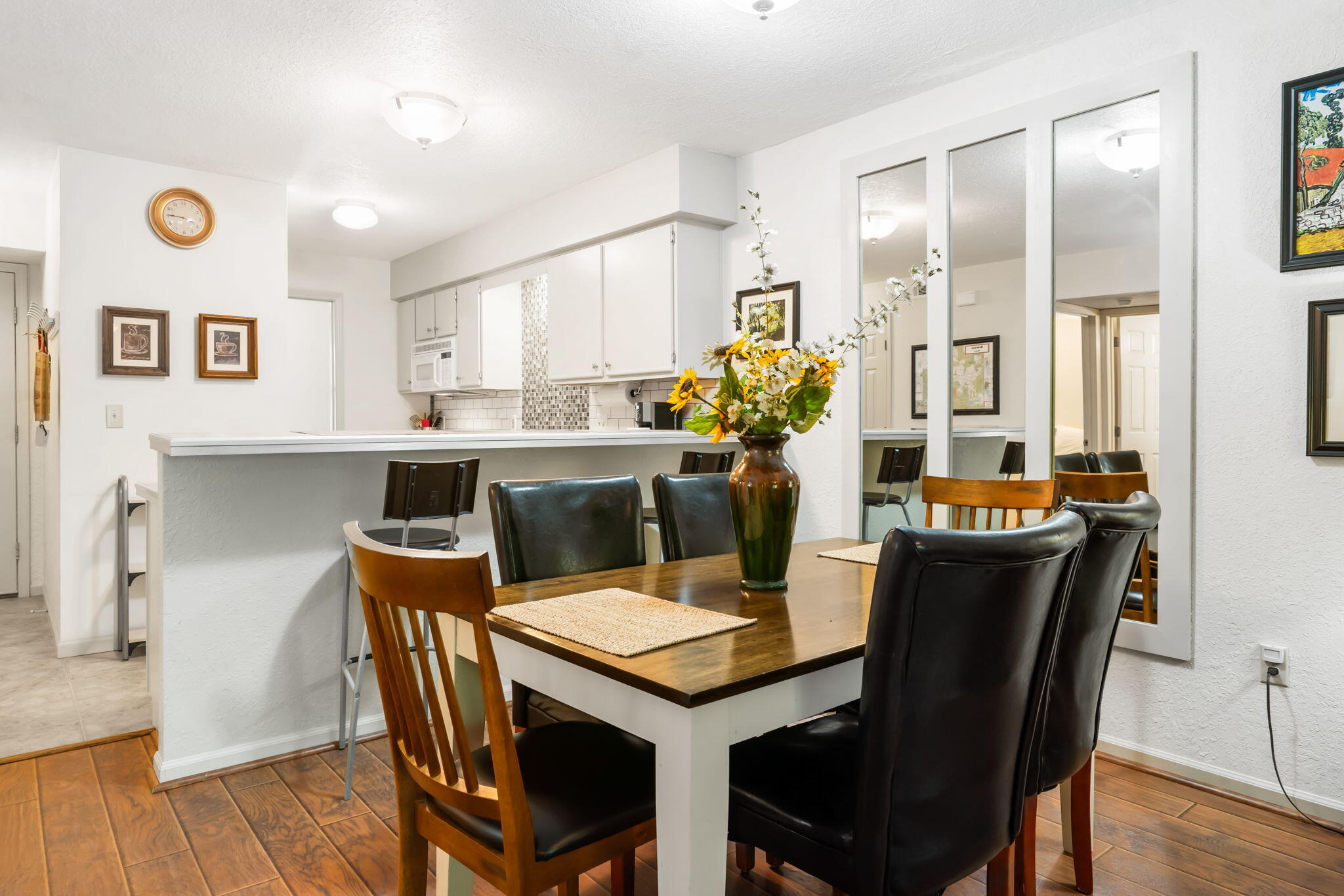 364 Wimbledon Drive Property Photo 17