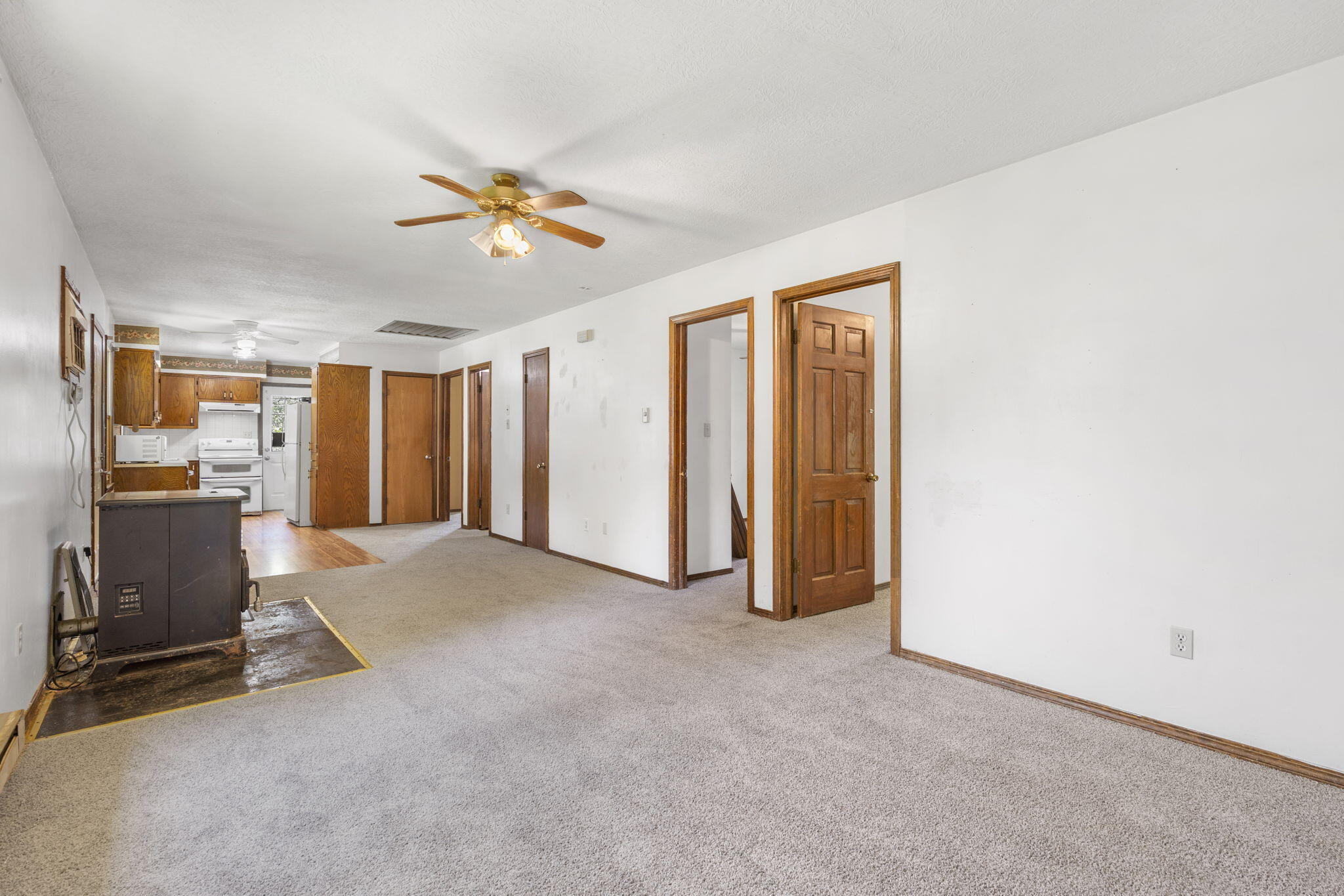 2528 West High Street Property Photo 9