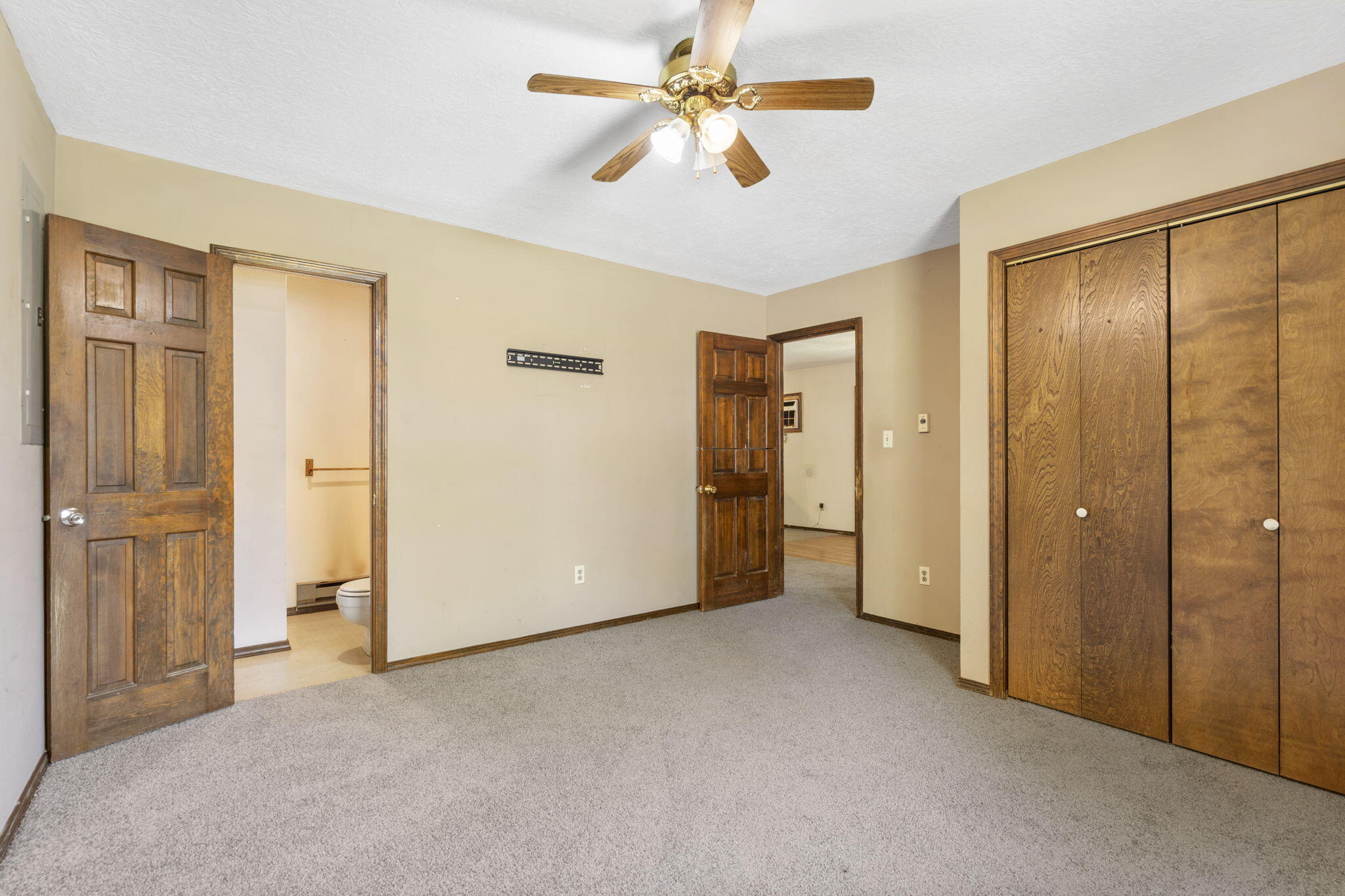 2528 West High Street Property Photo 19