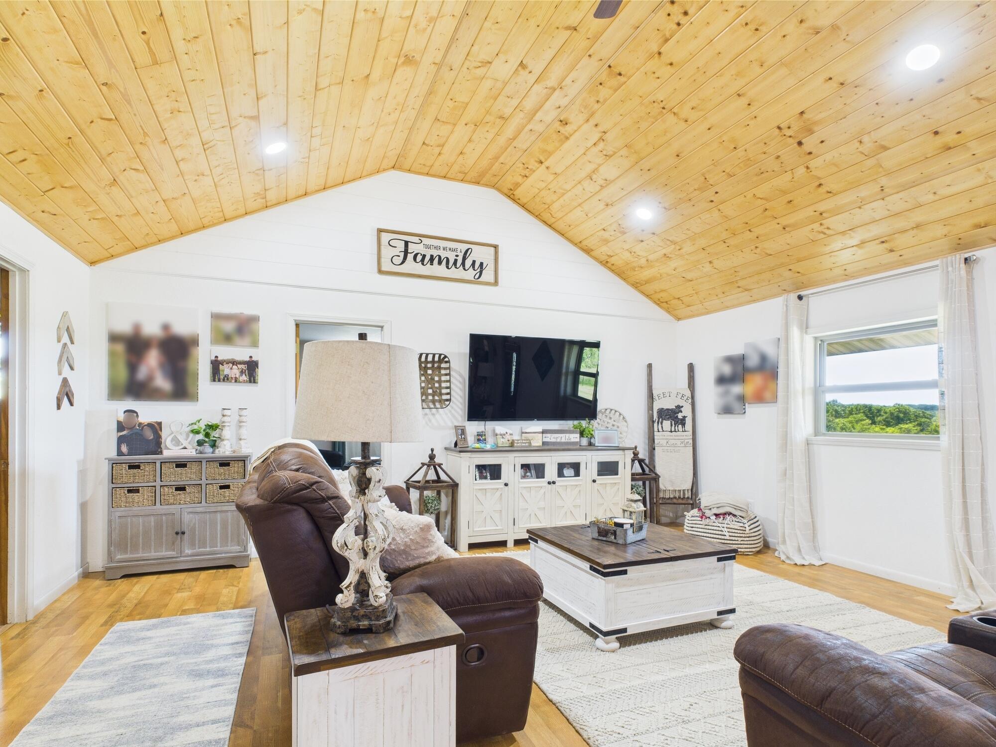 14164 Holmes Road Property Photo 4