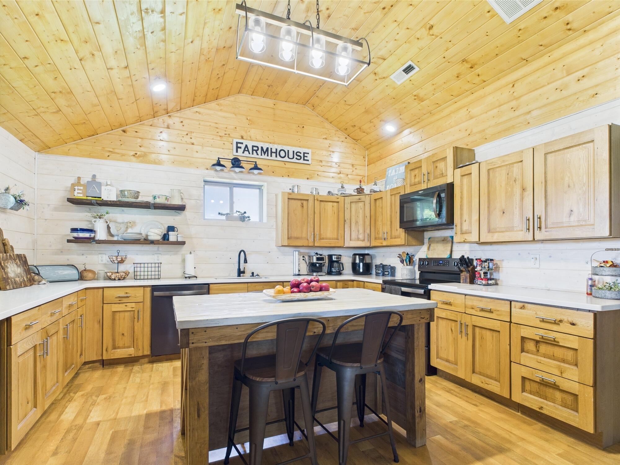 14164 Holmes Road Property Photo 8