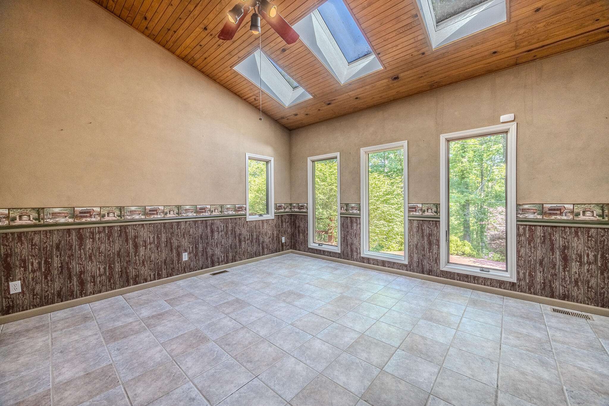 10925 Highway 63 Property Photo 23