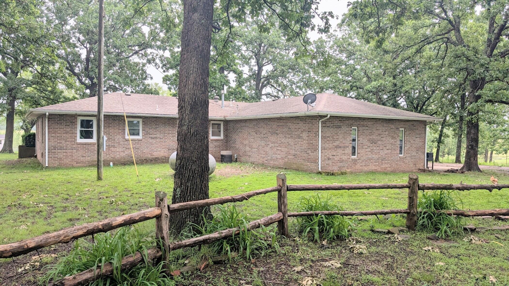 9550 South 325 Road Property Photo 2