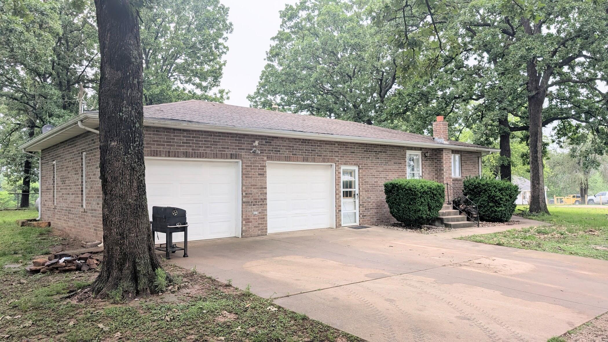 9550 South 325 Road Property Photo 3