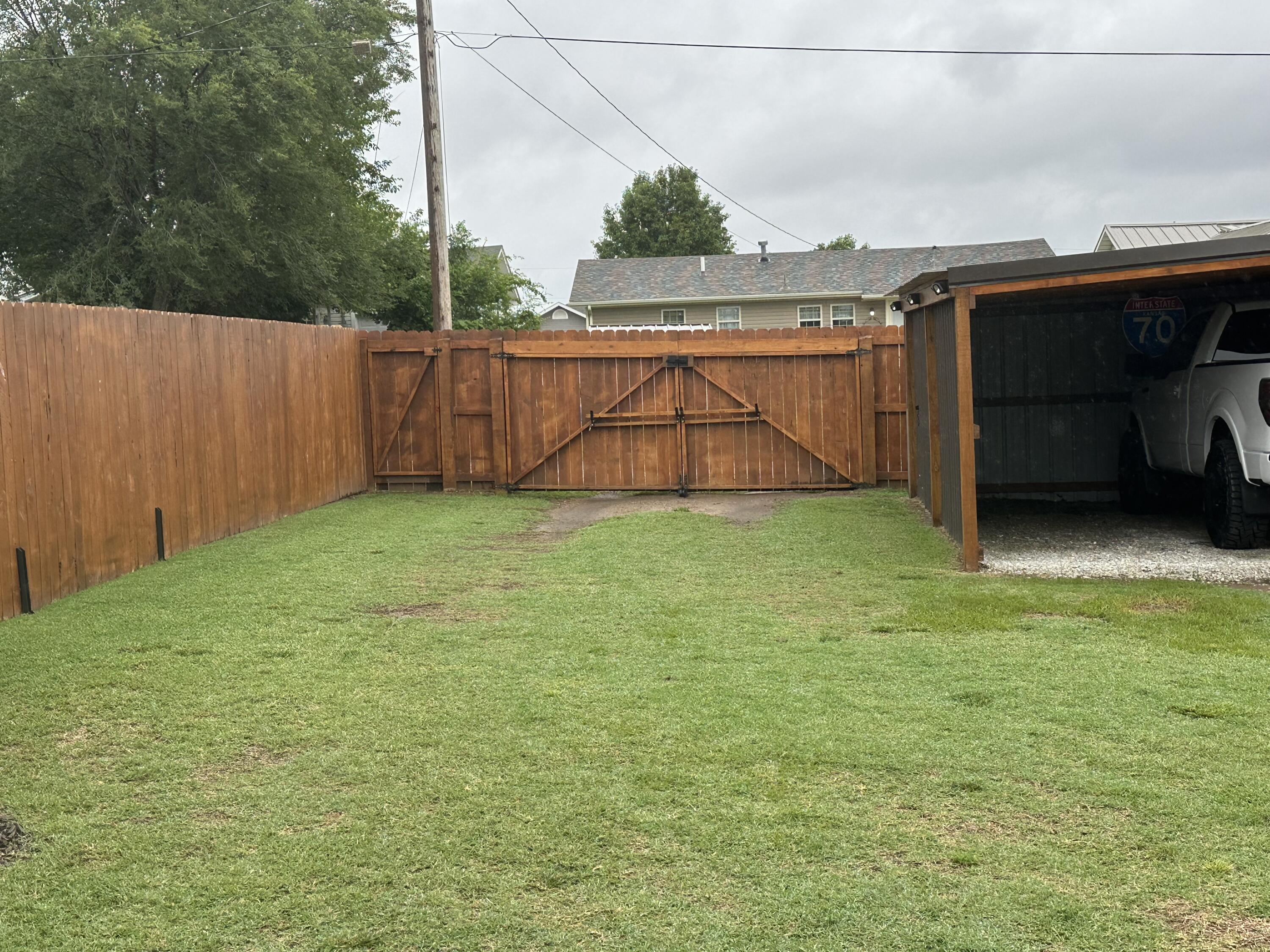 2818 East 16th Street Property Photo 16