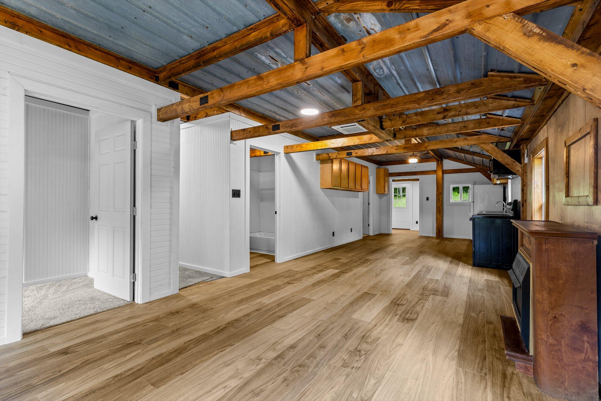 305 South Rock Avenue Property Photo 9