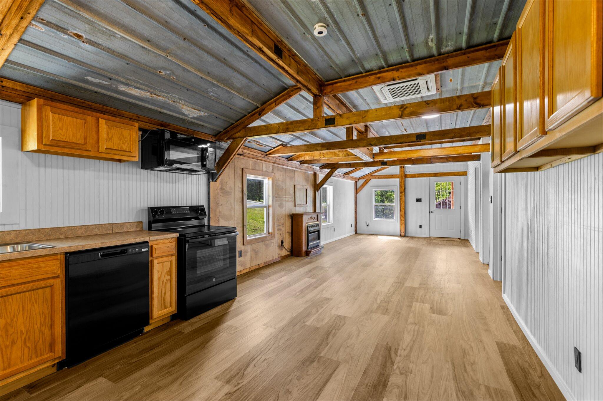 305 South Rock Avenue Property Photo 12