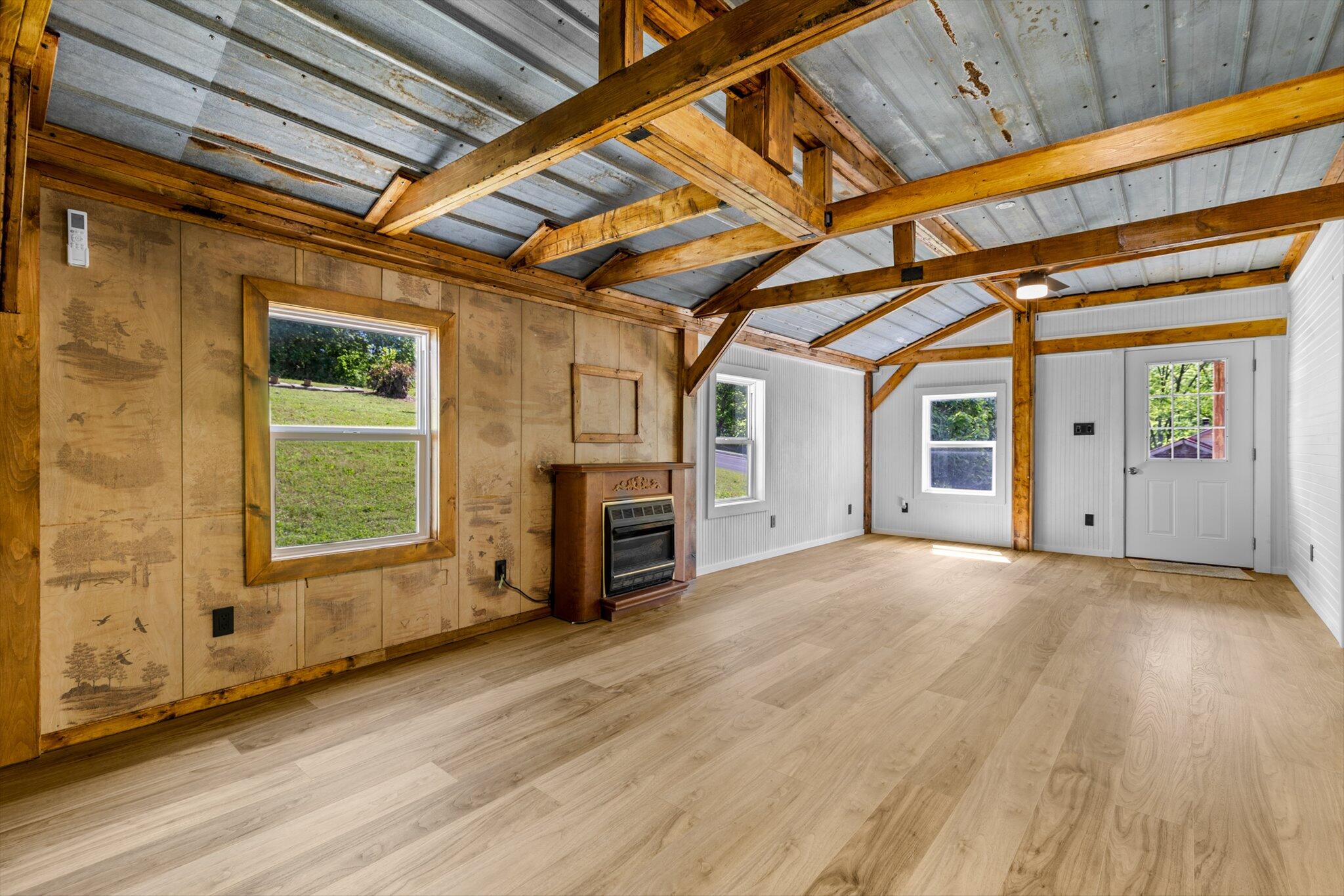 305 South Rock Avenue Property Photo 14