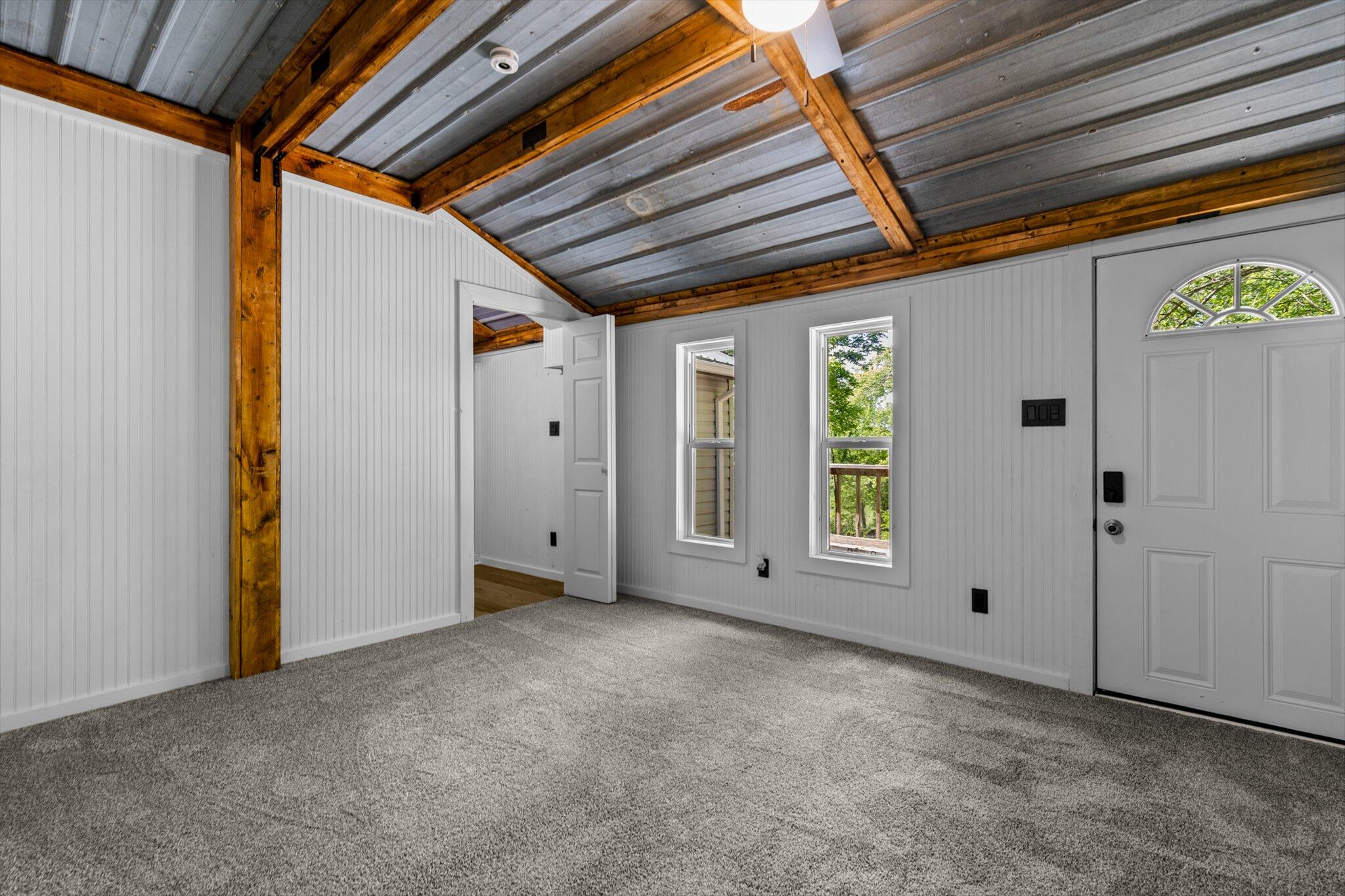 305 South Rock Avenue Property Photo 15