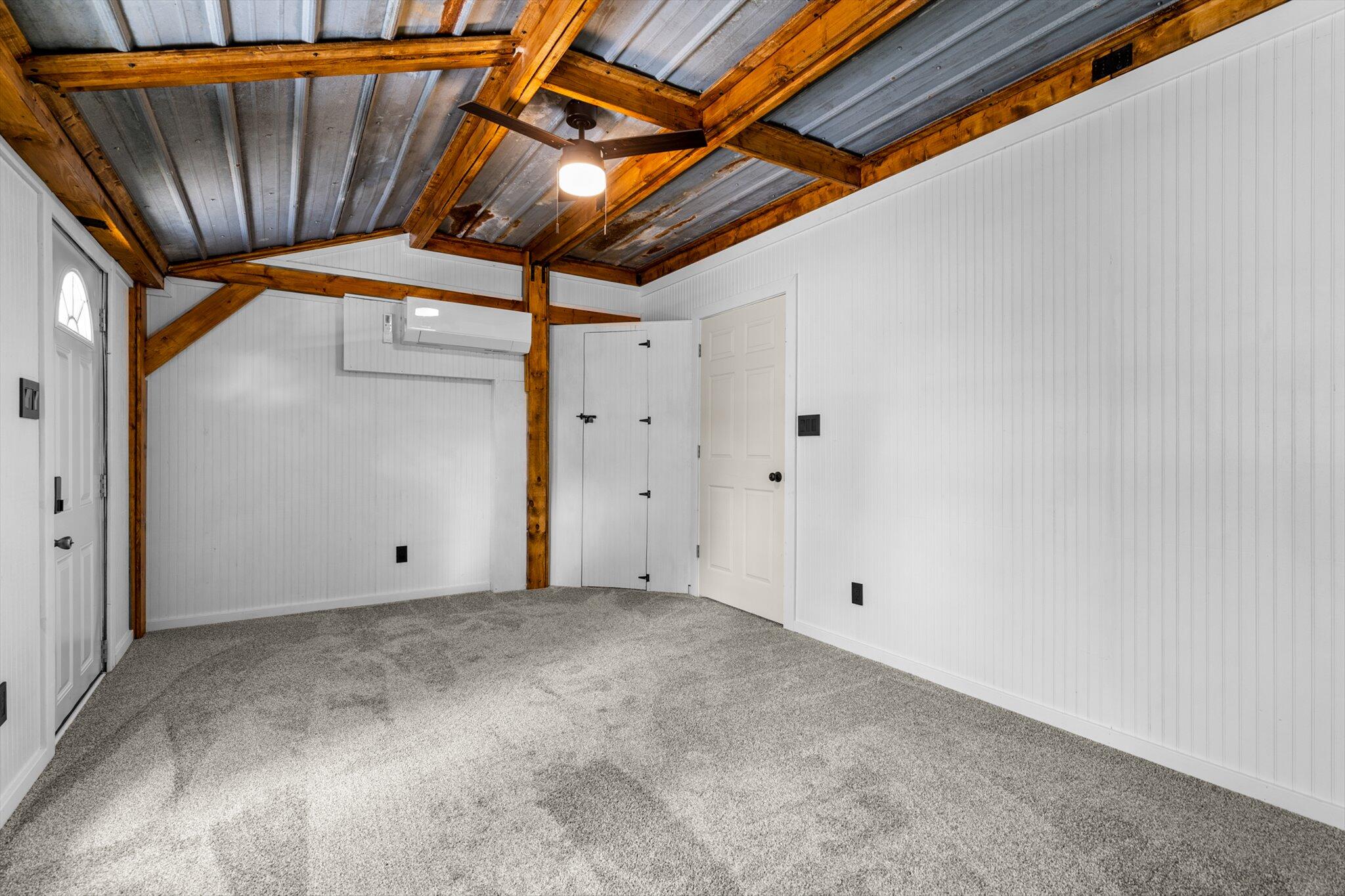305 South Rock Avenue Property Photo 16