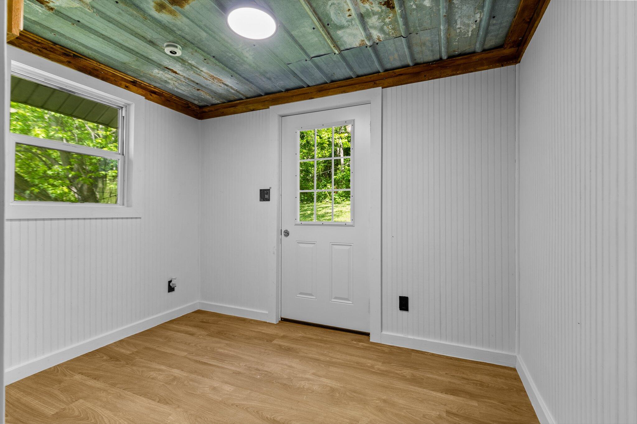 305 South Rock Avenue Property Photo 18