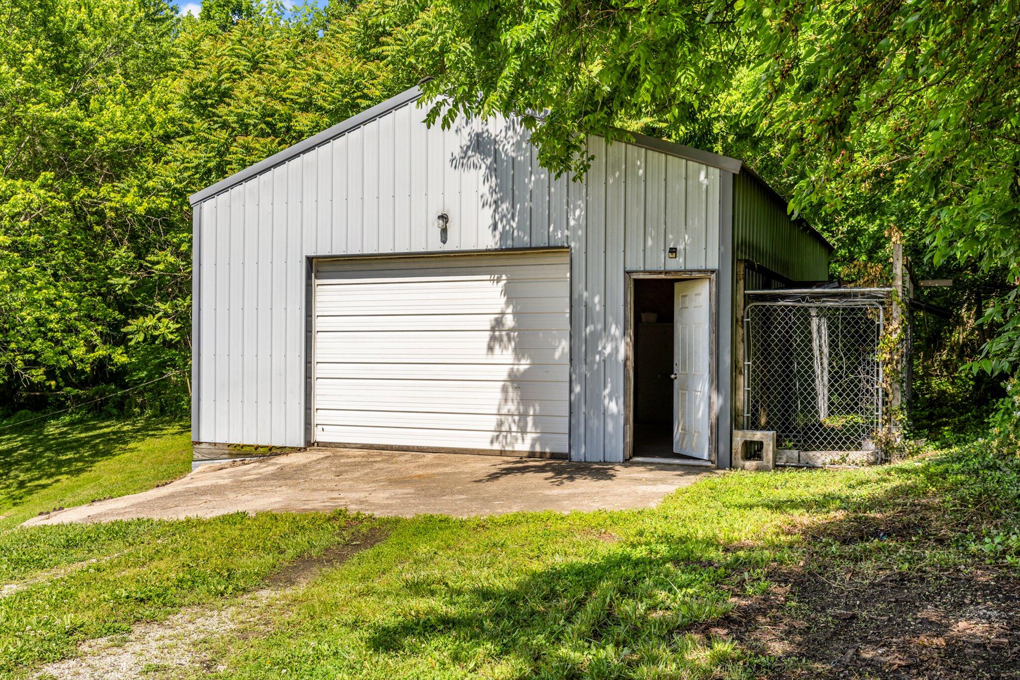 305 South Rock Avenue Property Photo 24