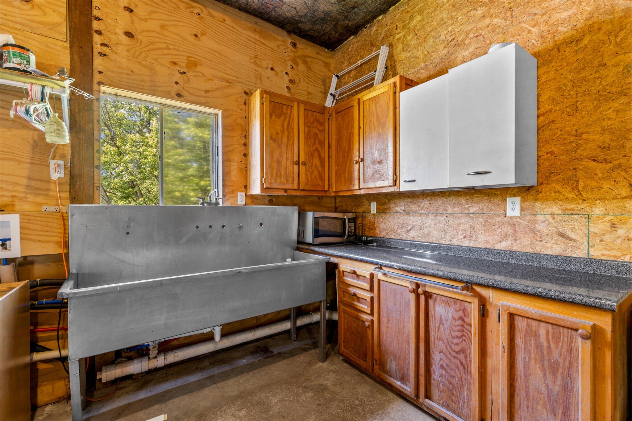 305 South Rock Avenue Property Photo 29