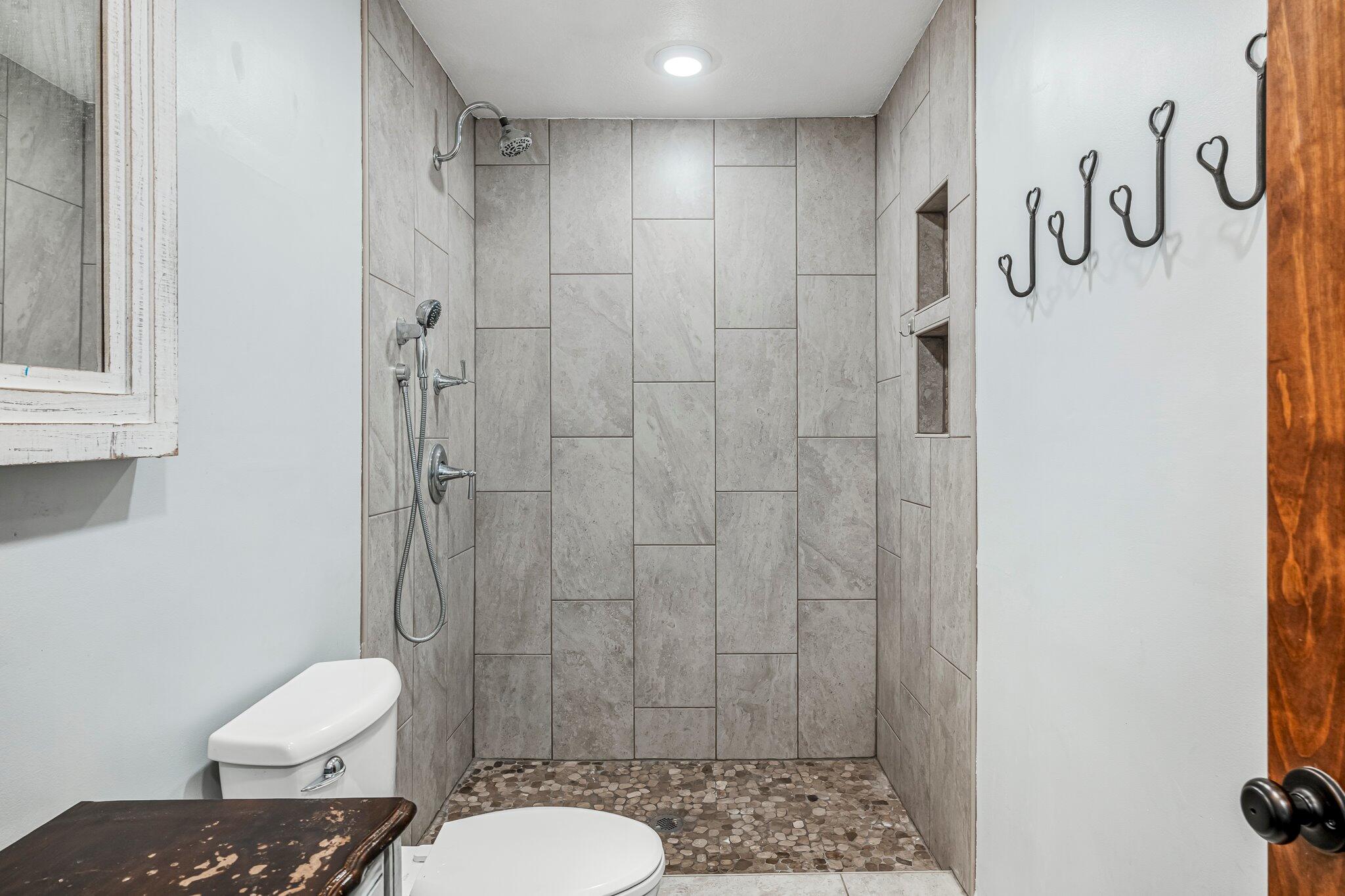 952 Monterrey Road Property Photo 16