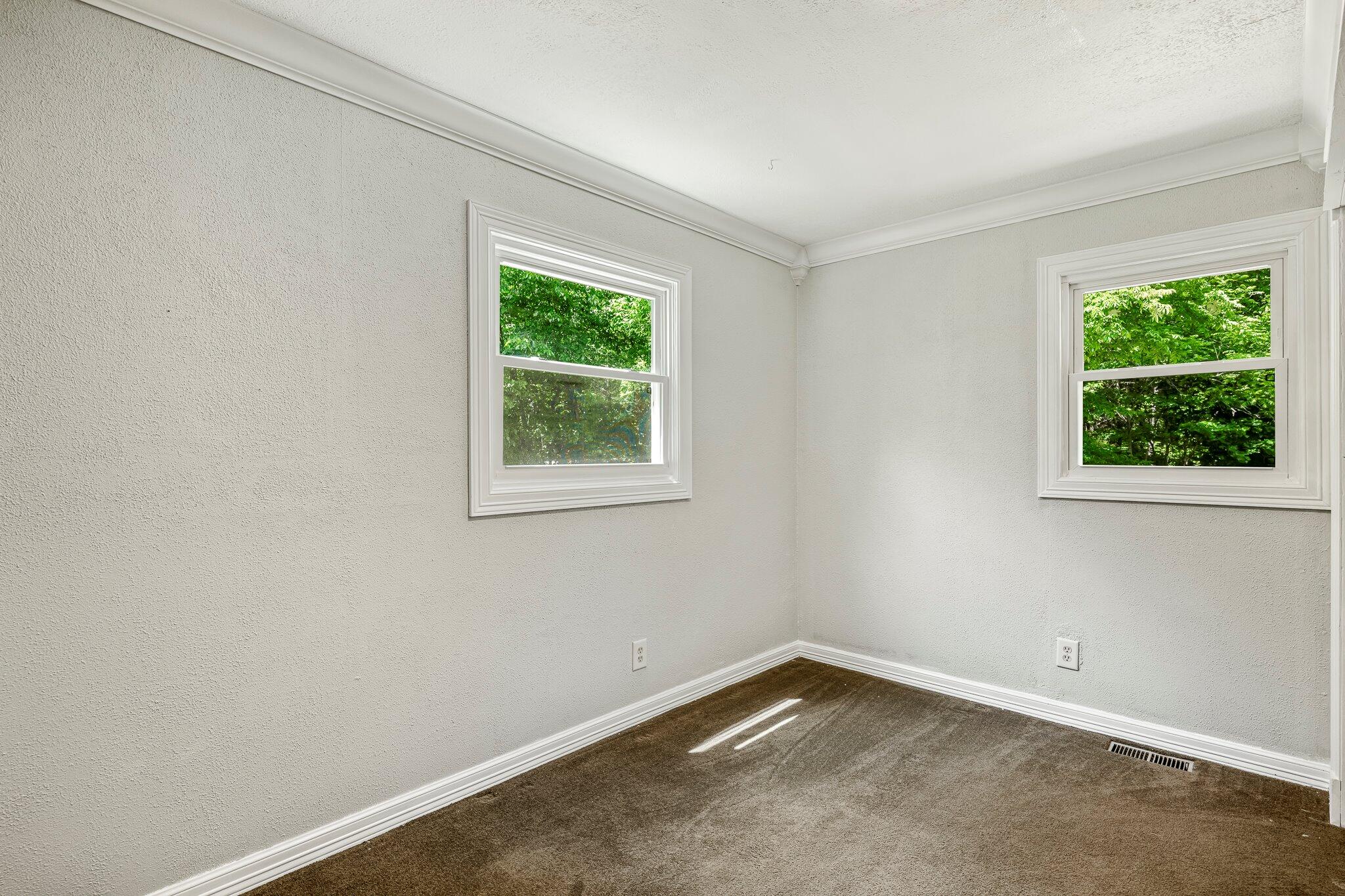 952 Monterrey Road Property Photo 17