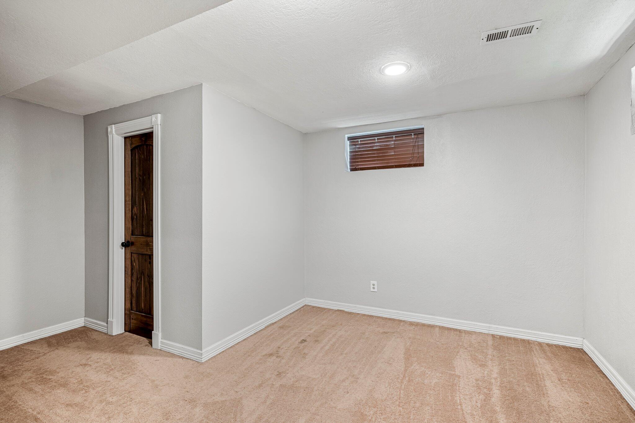 952 Monterrey Road Property Photo 18