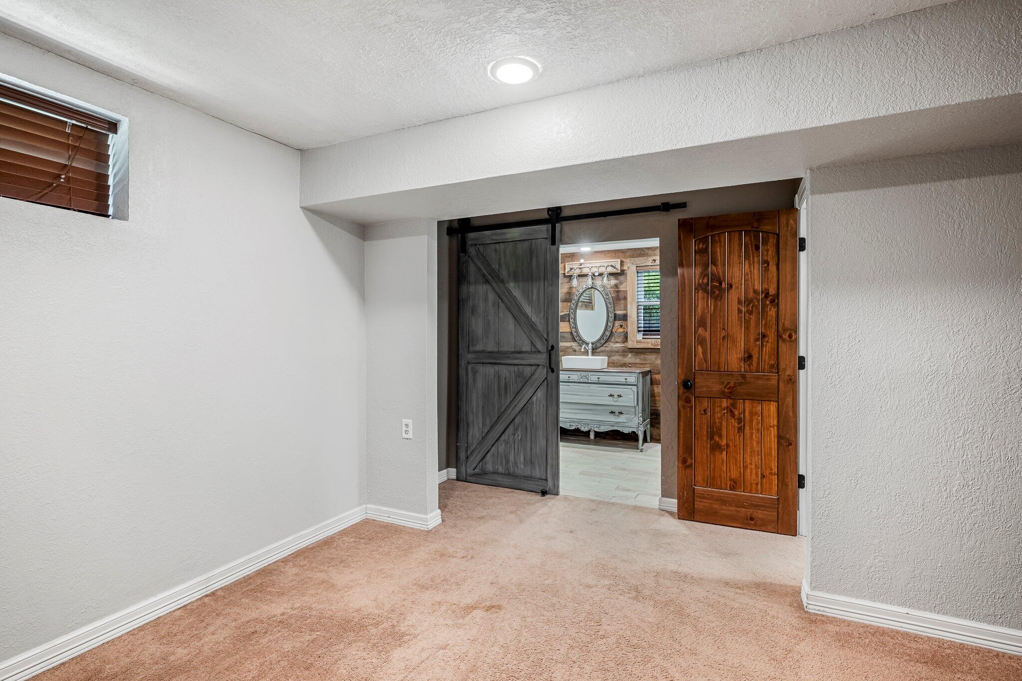 952 Monterrey Road Property Photo 19