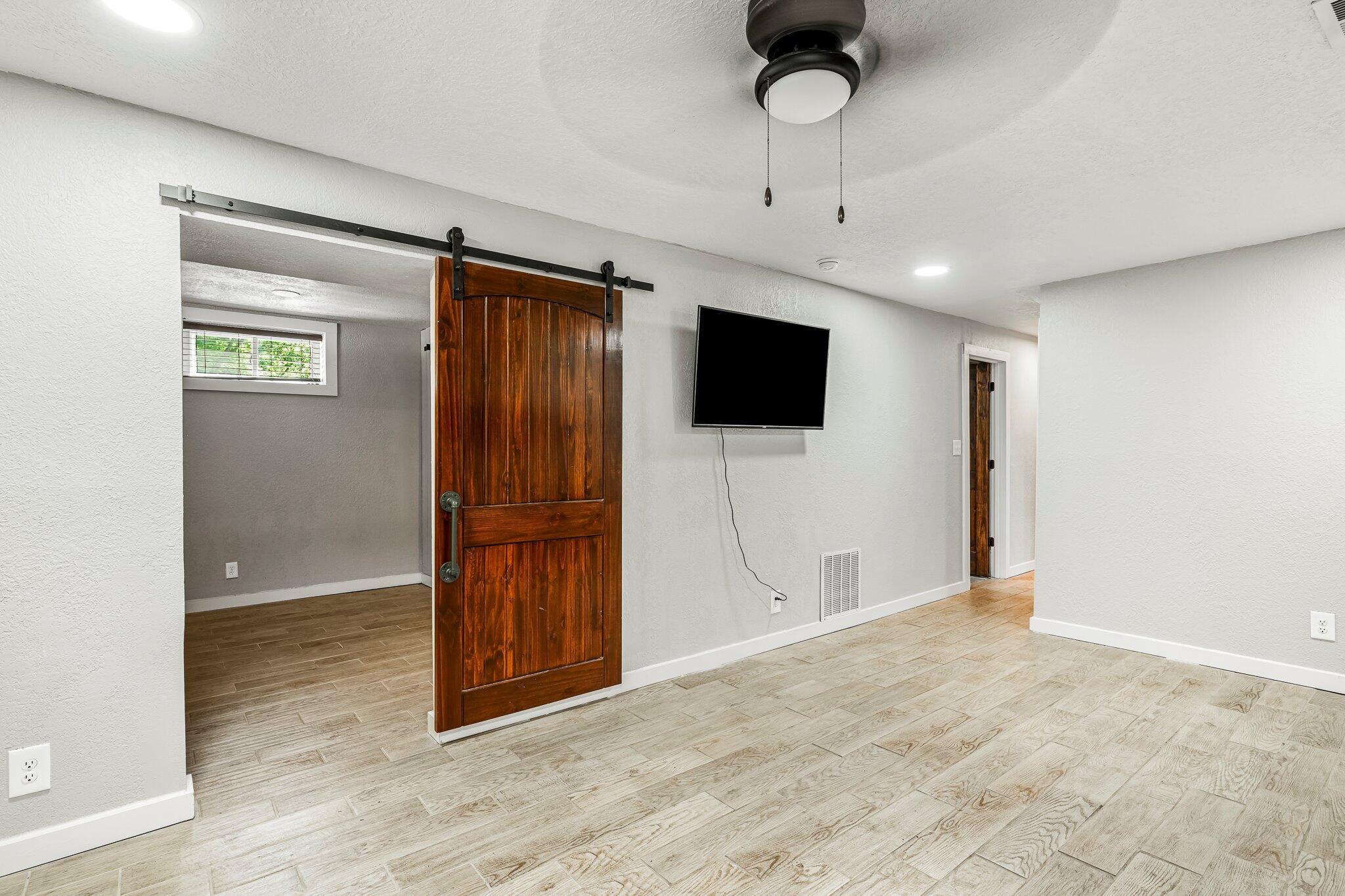 952 Monterrey Road Property Photo 24