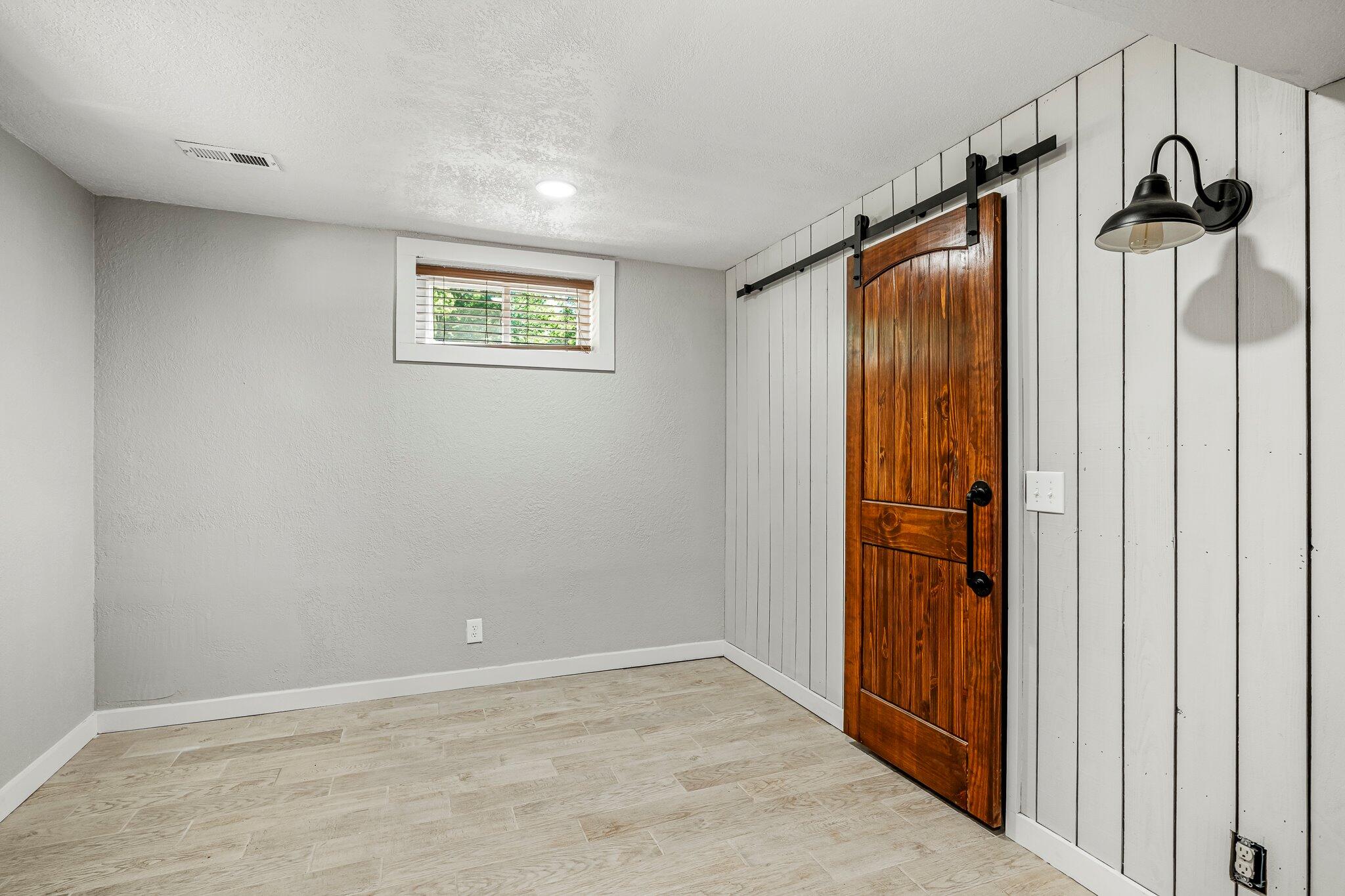 952 Monterrey Road Property Photo 25