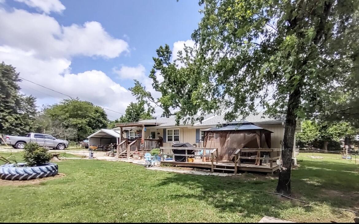 160 Clark Street Property Photo 4