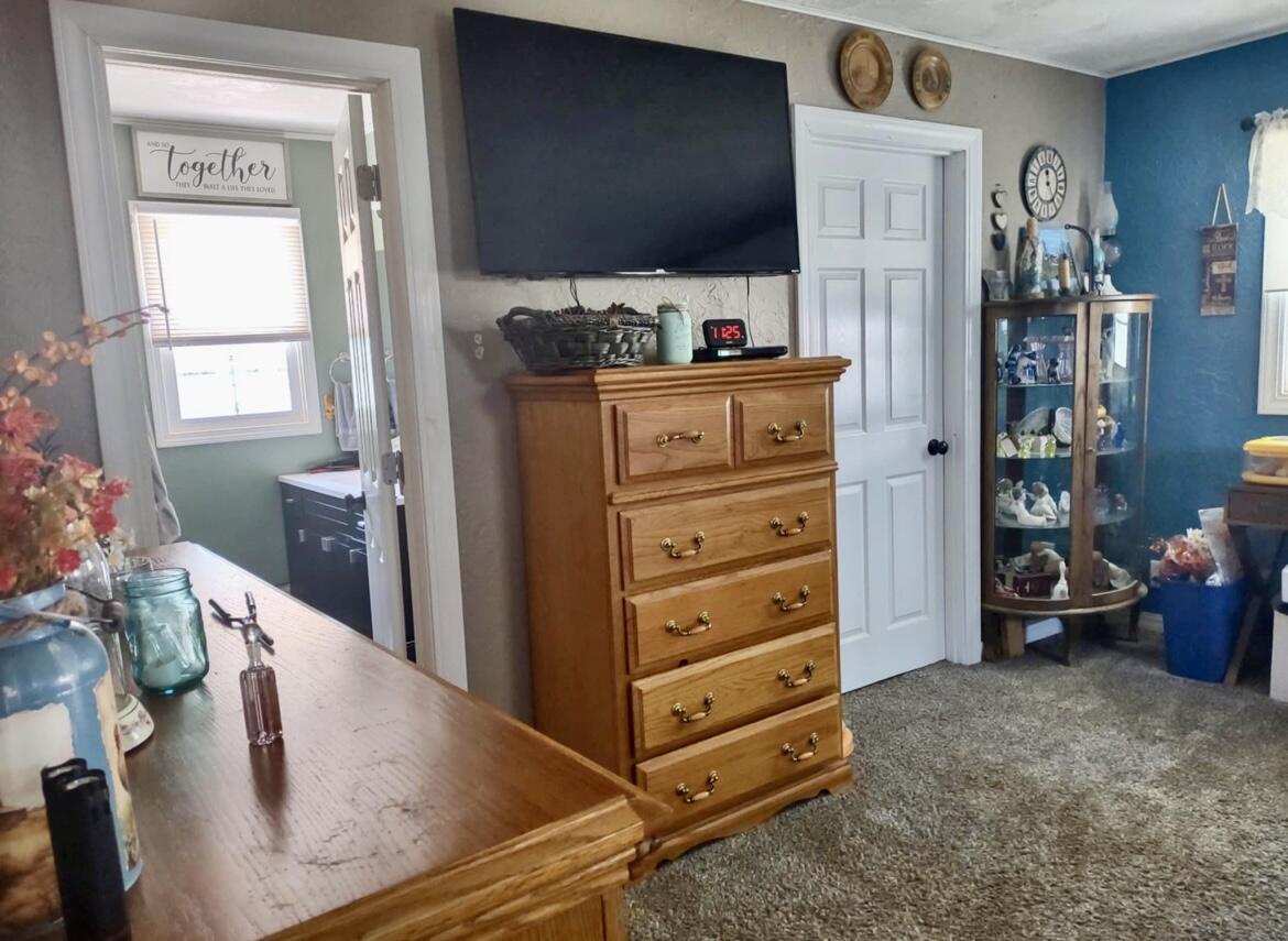 160 Clark Street Property Photo 32