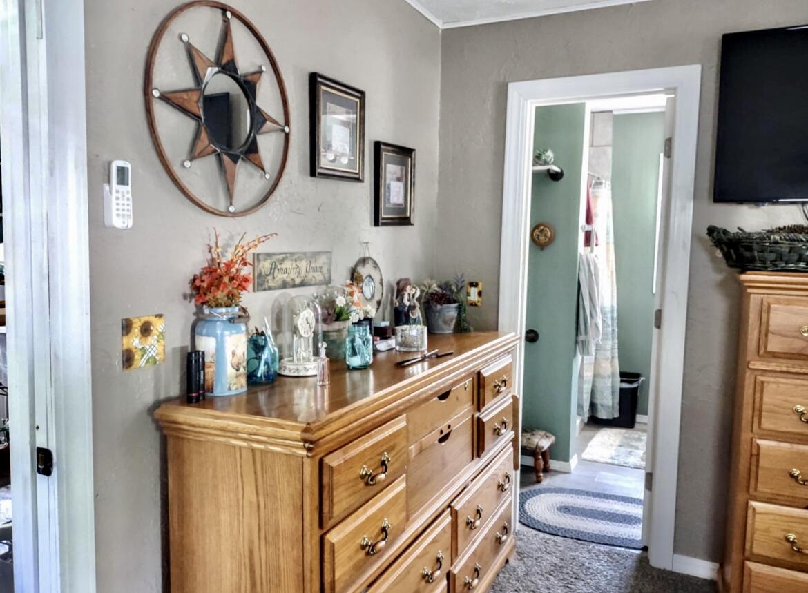 160 Clark Street Property Photo 34