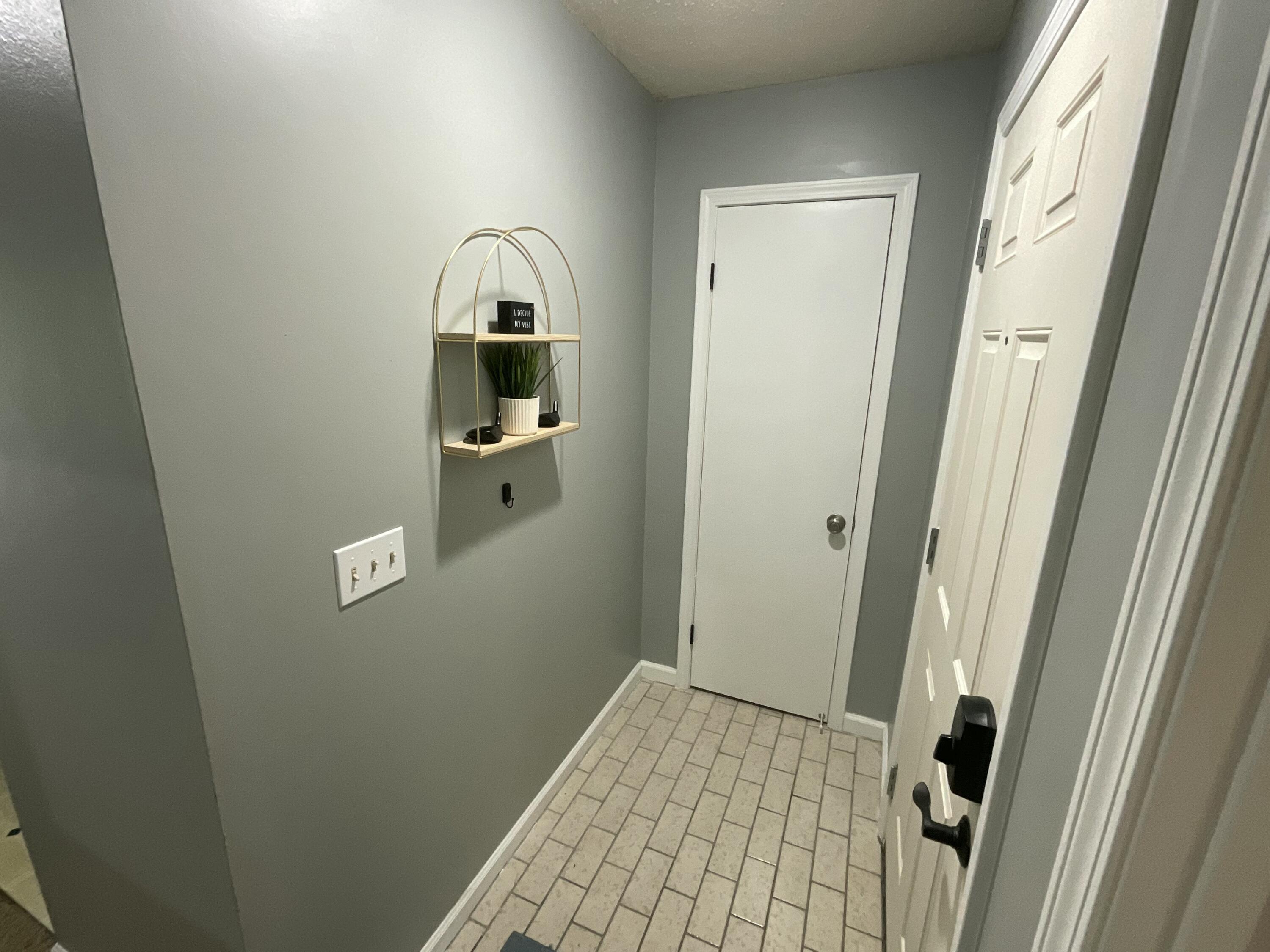 180 Lake Club Drive Property Photo 5