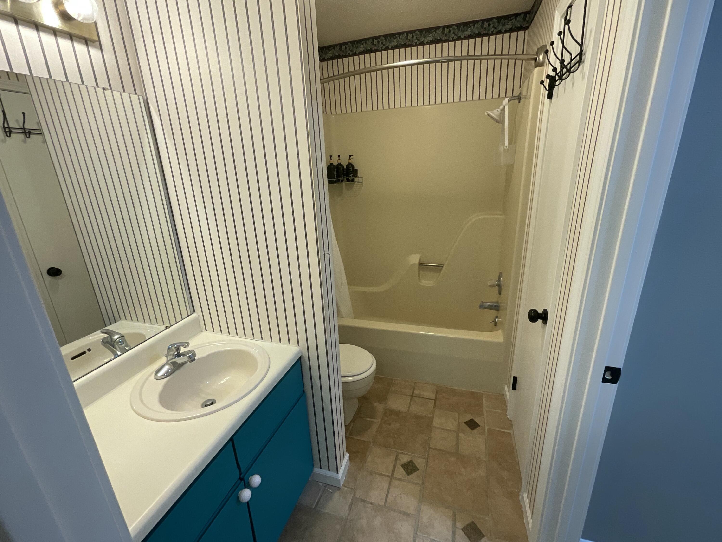 180 Lake Club Drive Property Photo 19