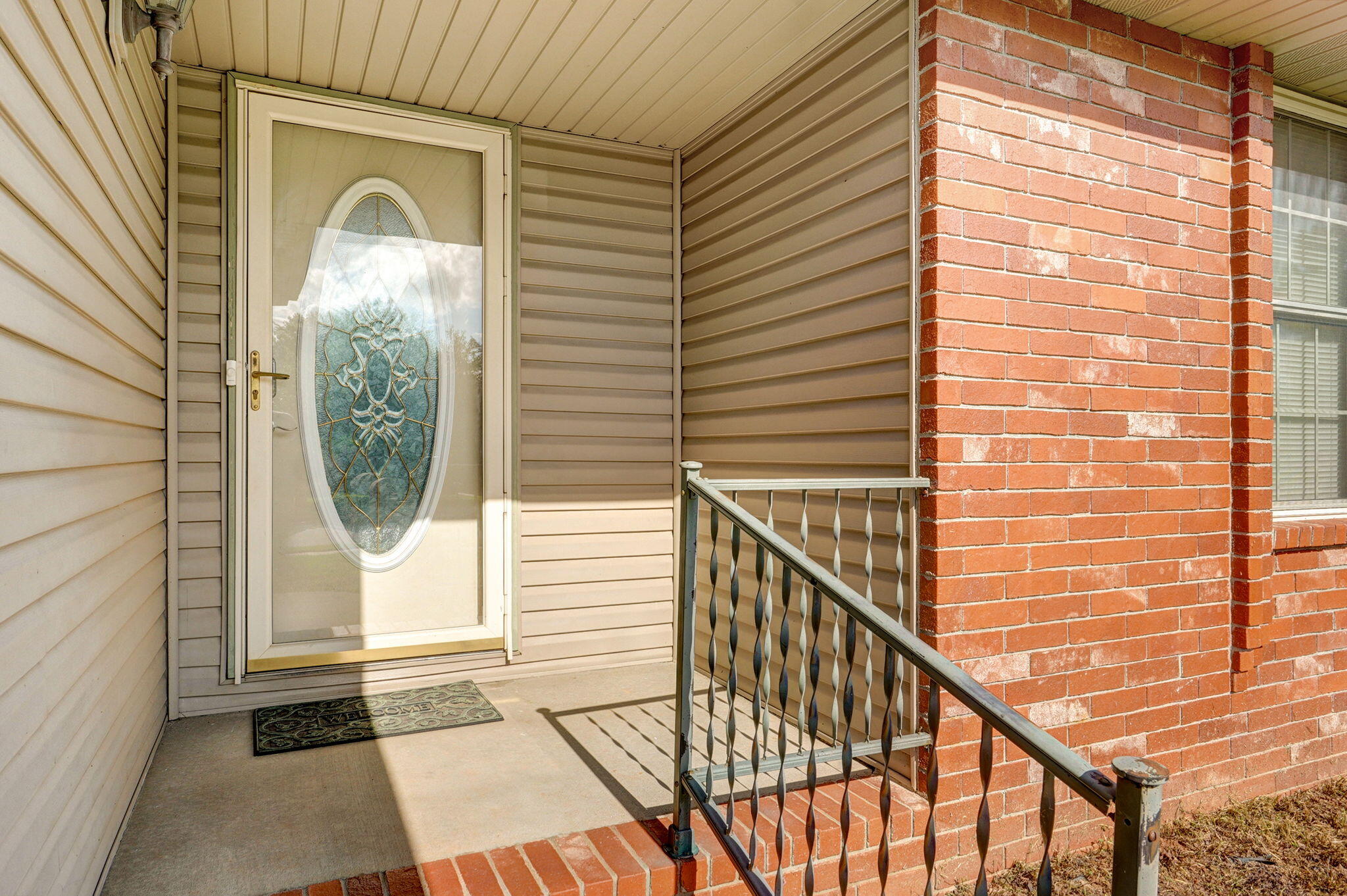 2852 South Pinehurst Avenue Property Photo 4