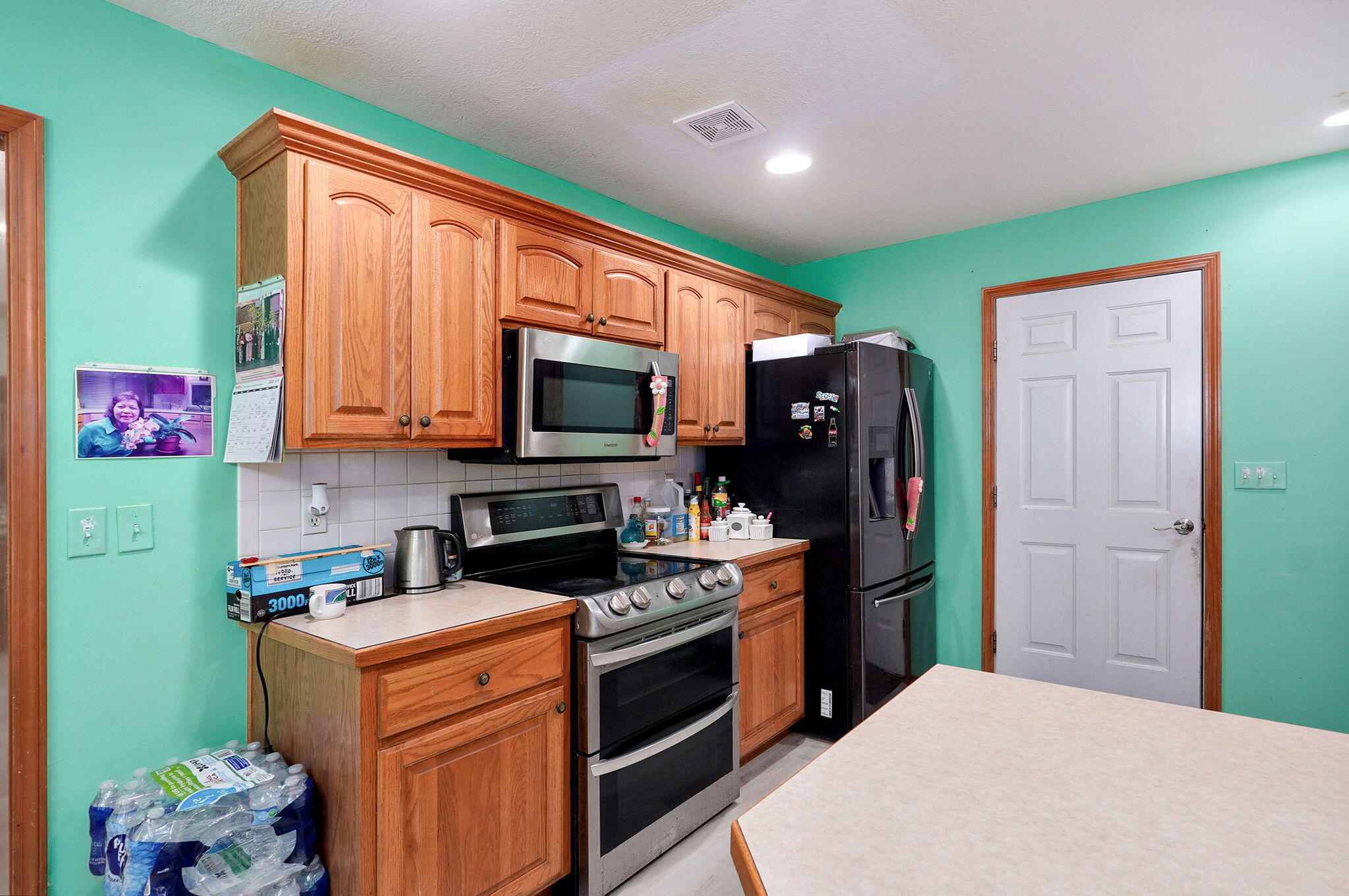 2852 South Pinehurst Avenue Property Photo 9