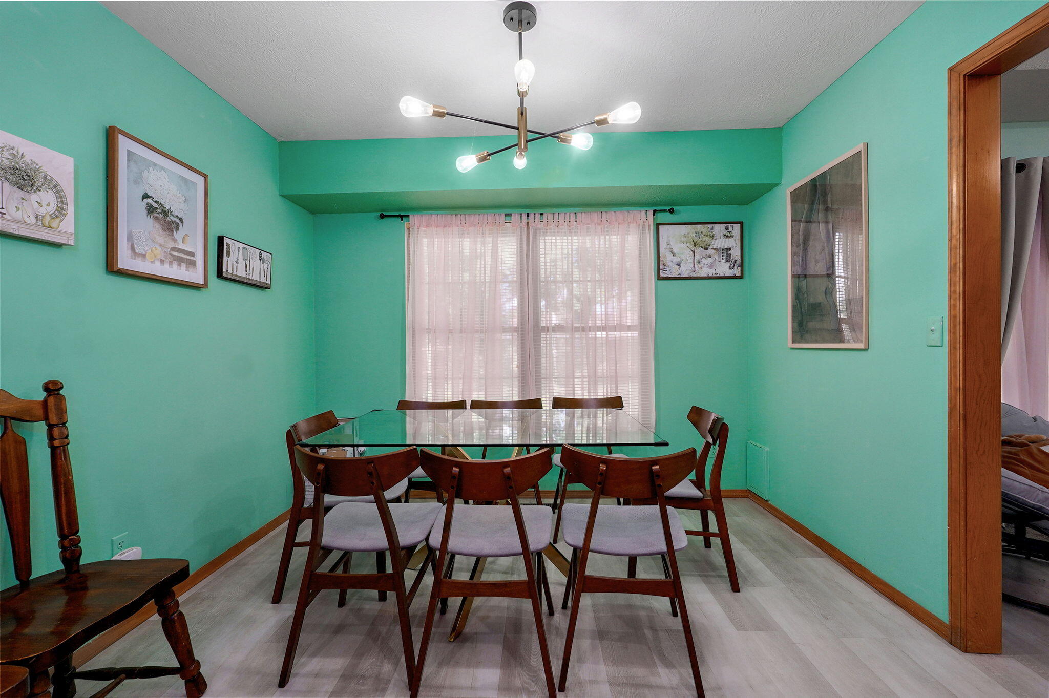 2852 South Pinehurst Avenue Property Photo 11