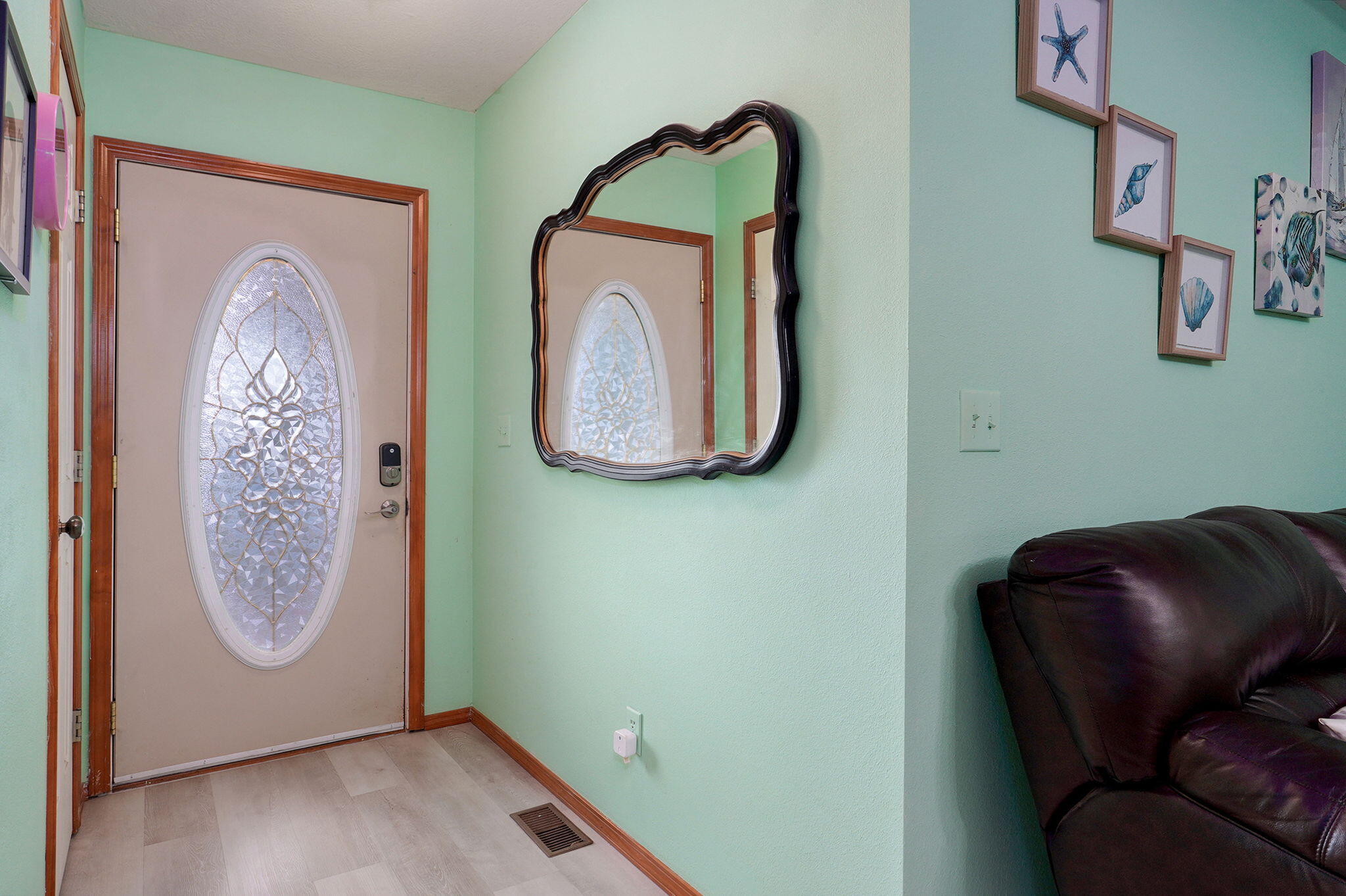 2852 South Pinehurst Avenue Property Photo 13