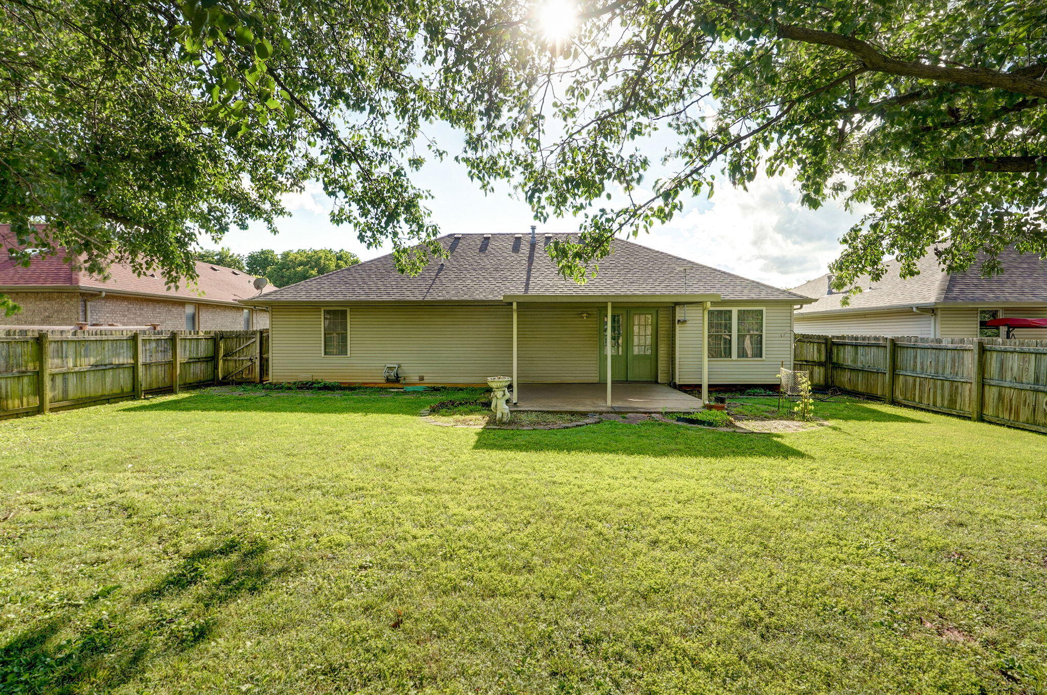 2852 South Pinehurst Avenue Property Photo 24