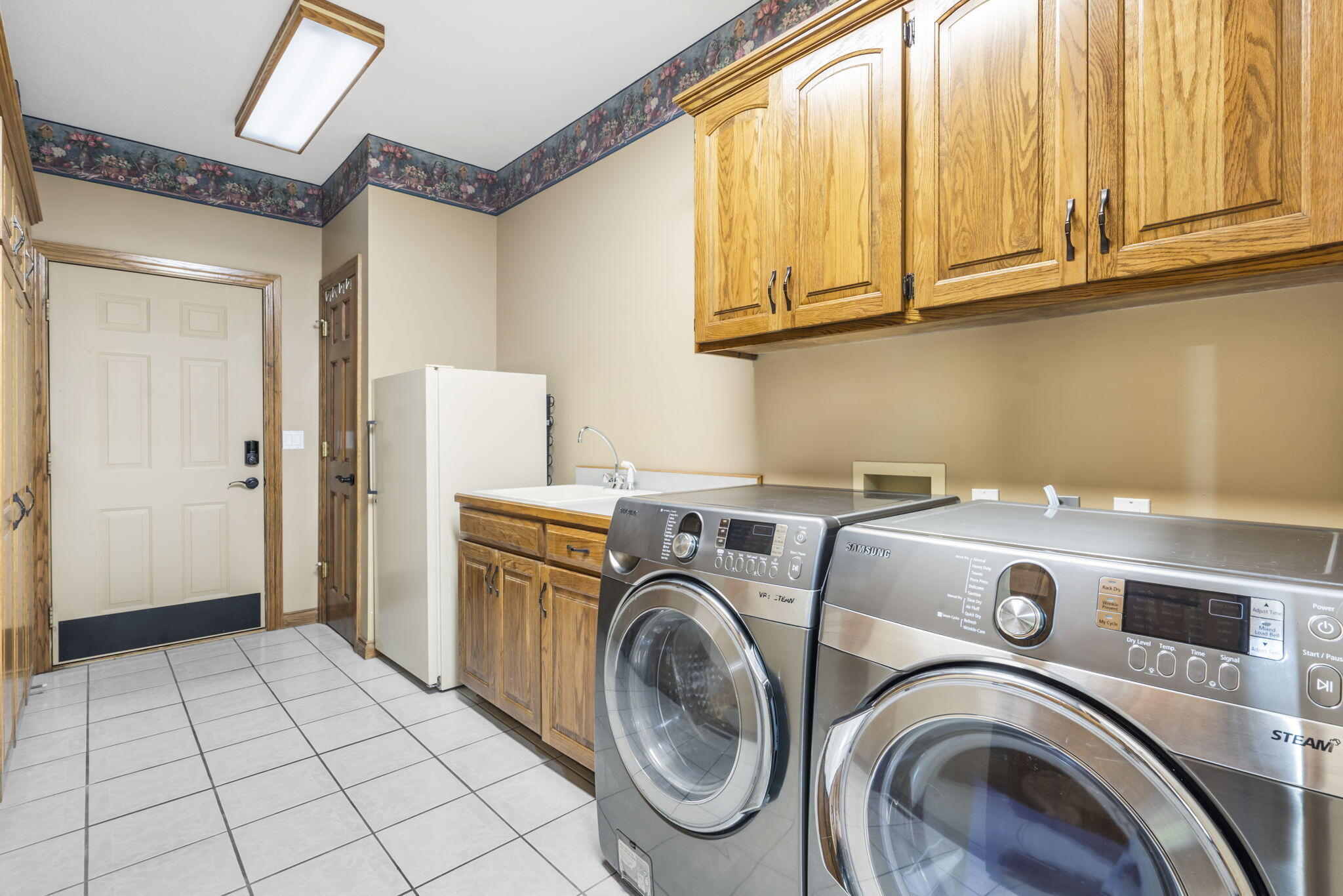 2212 East Nottingham Street Property Photo 20