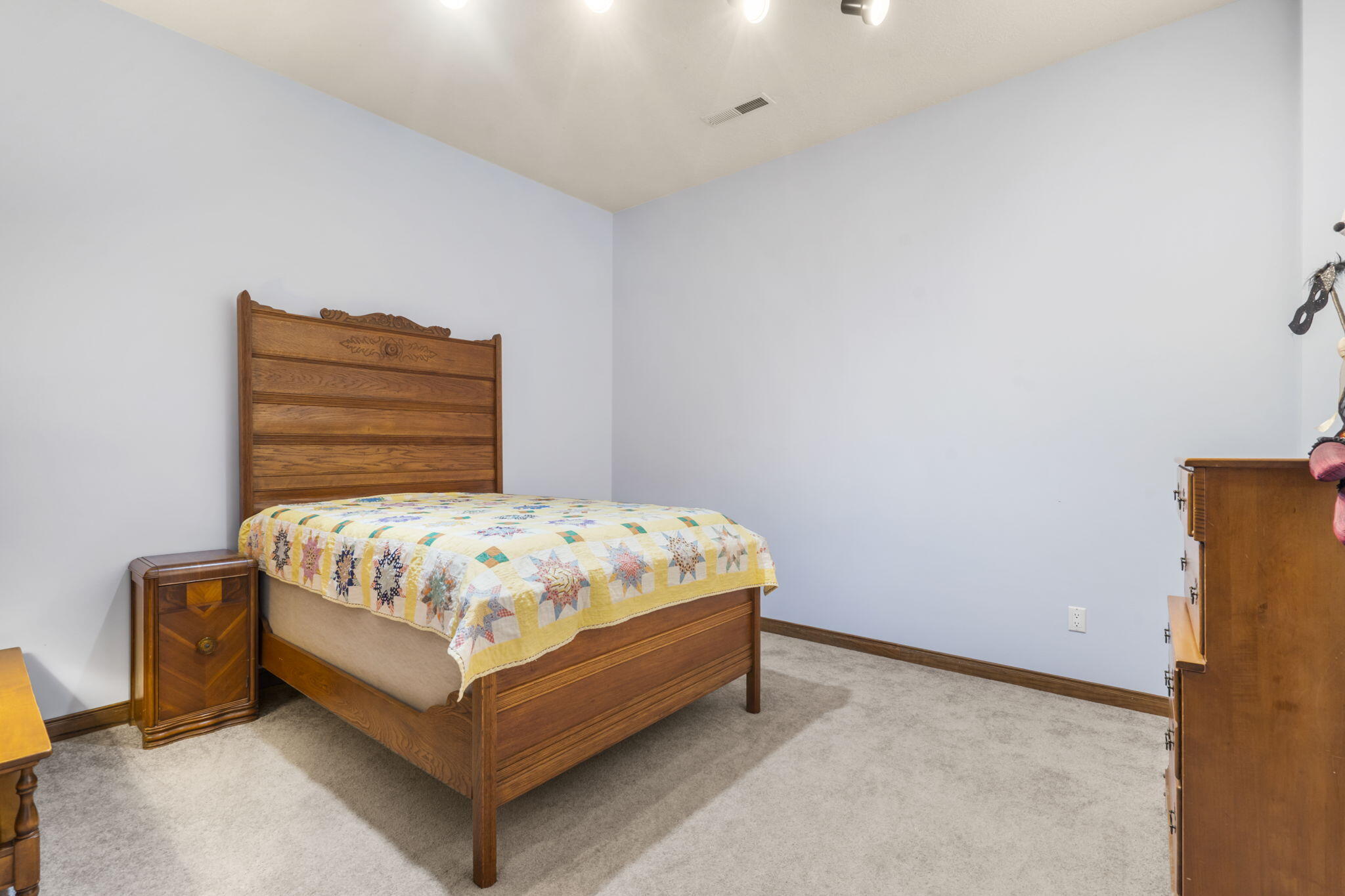 2212 East Nottingham Street Property Photo 43