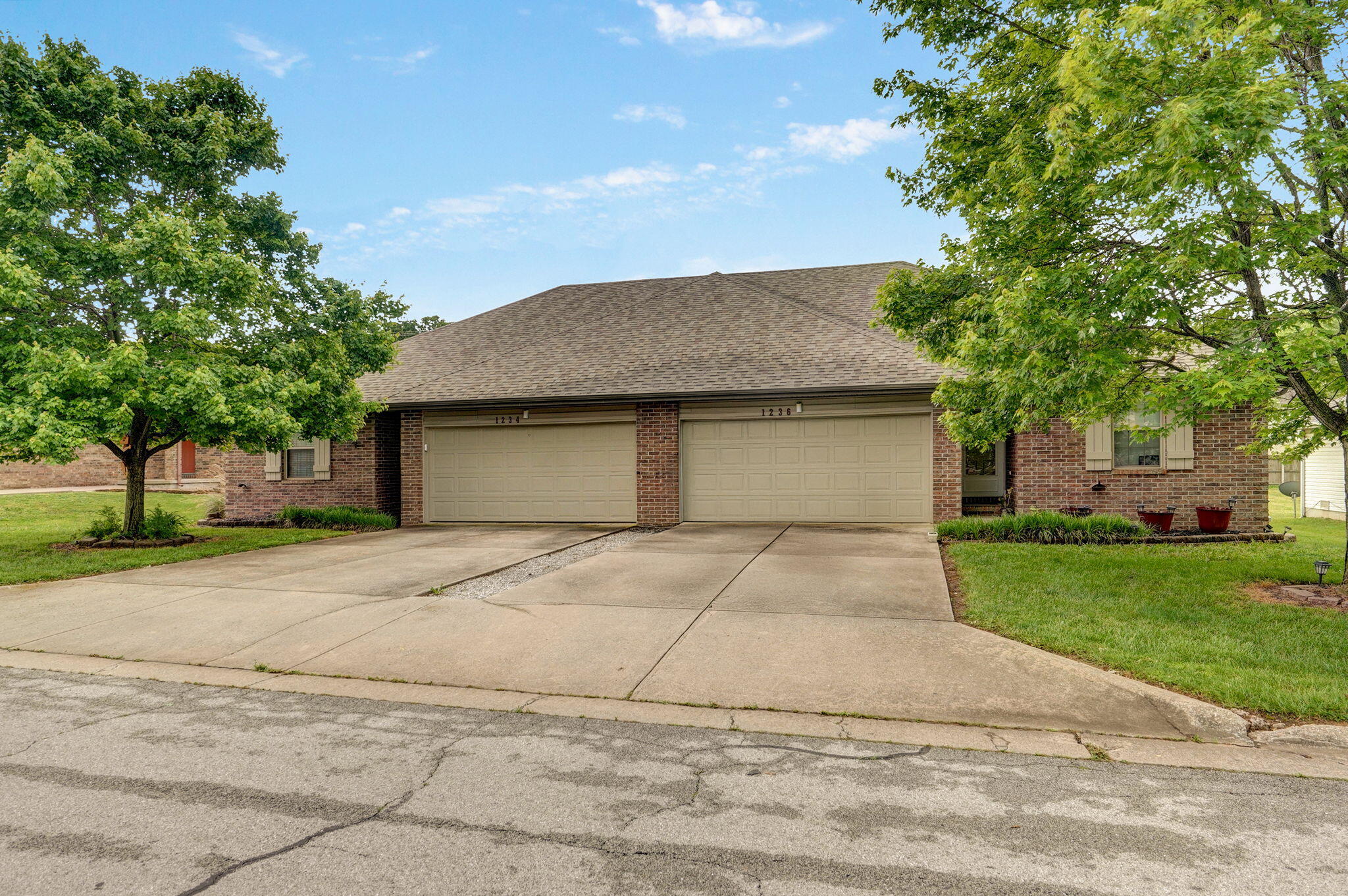 1234 1236 Vintage Lane Property Photo 2